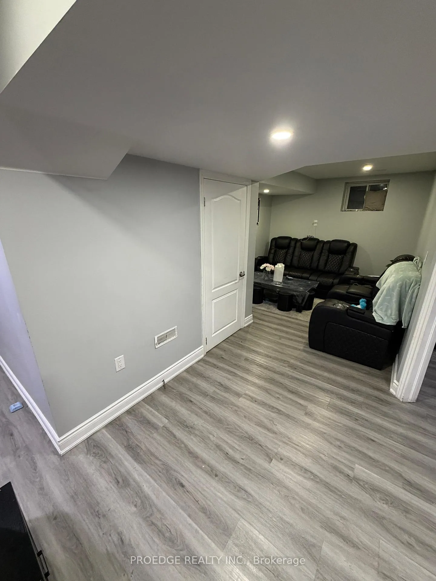 Photo 11 of 15 Troyer Street N, Brampton, Northwest Brampton — HOMEH