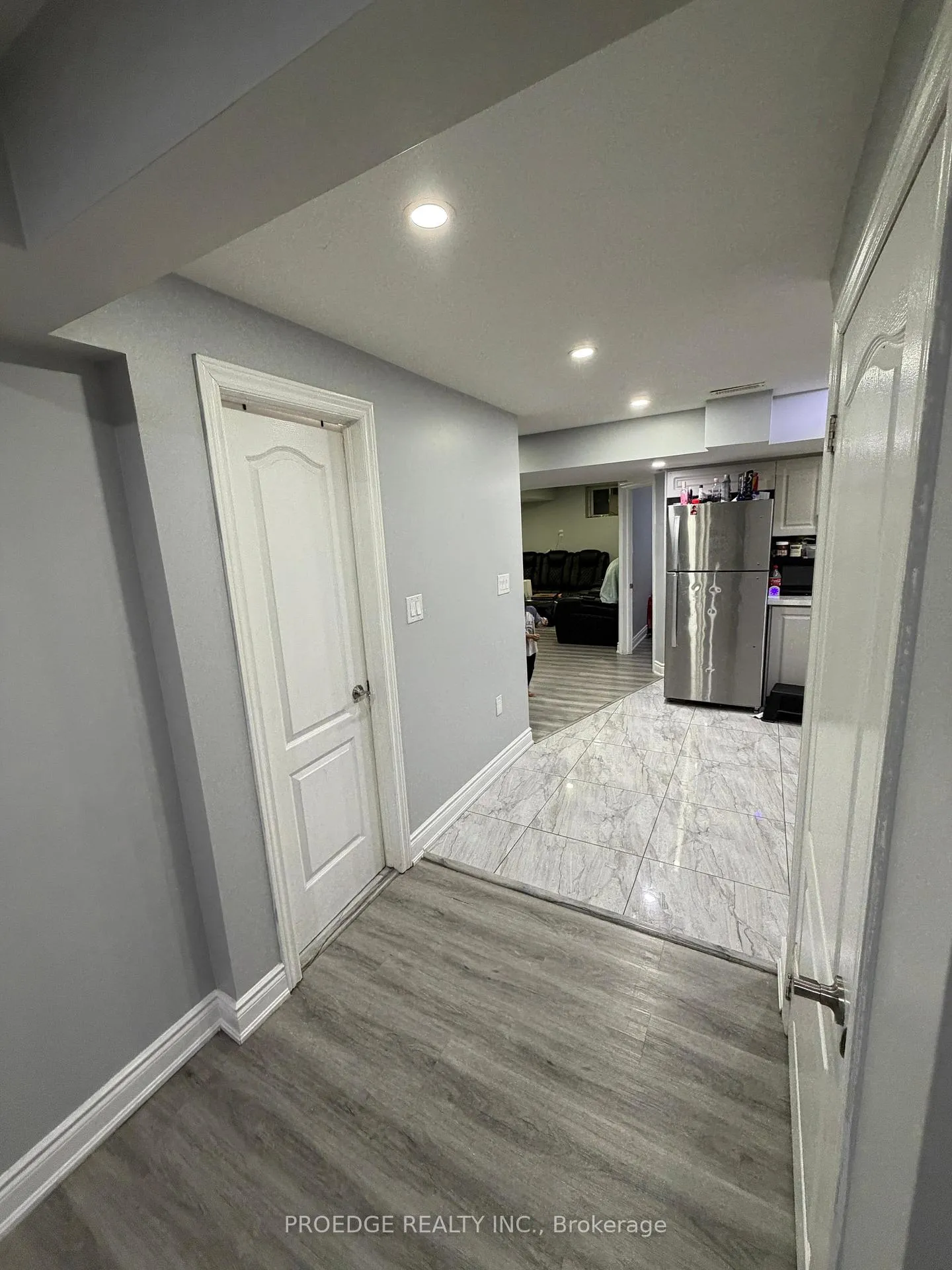 Photo 18 of 15 Troyer Street N, Brampton, Northwest Brampton — HOMEH