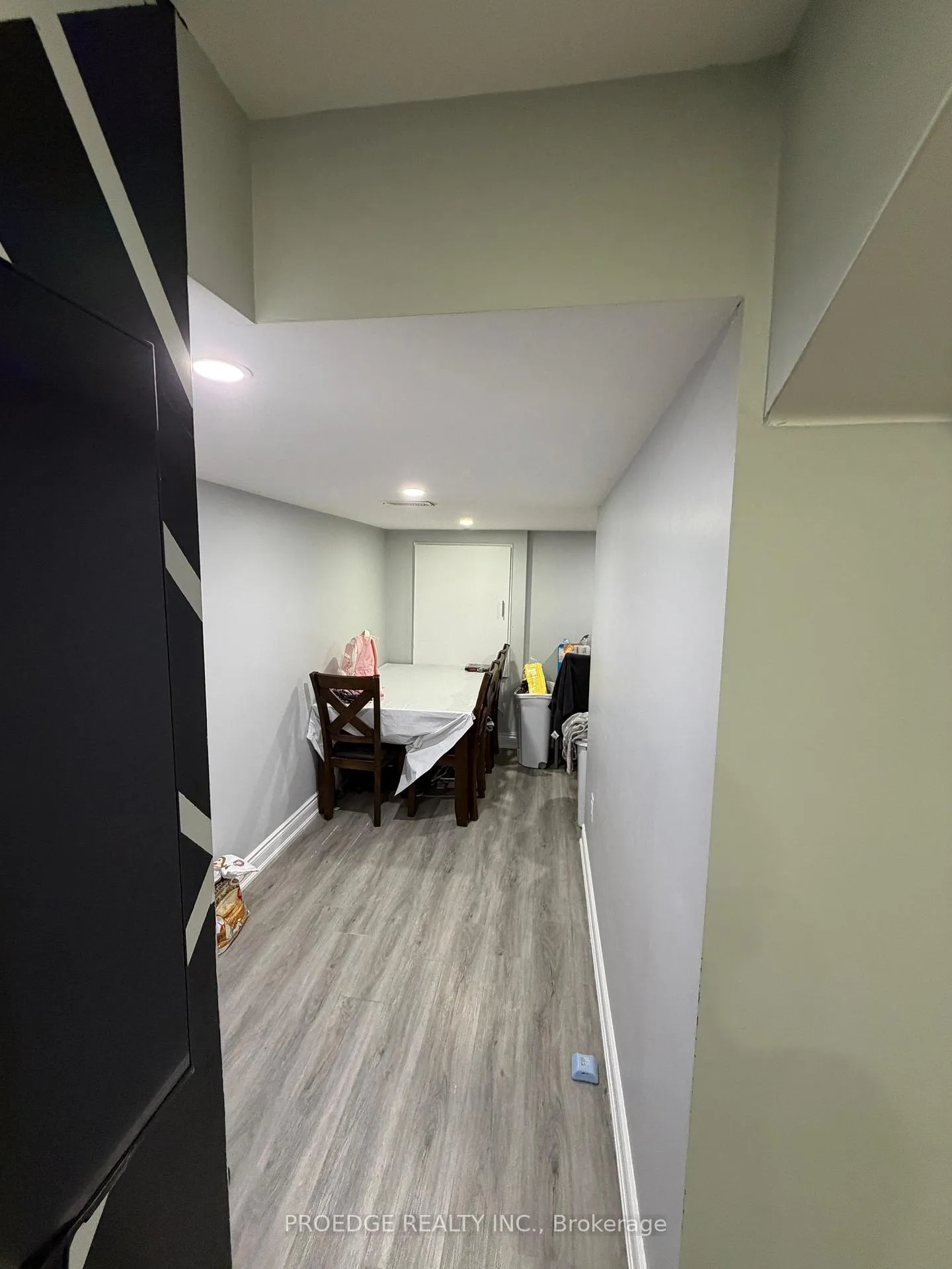 Photo 25 of 15 Troyer Street N, Brampton, Northwest Brampton — HOMEH