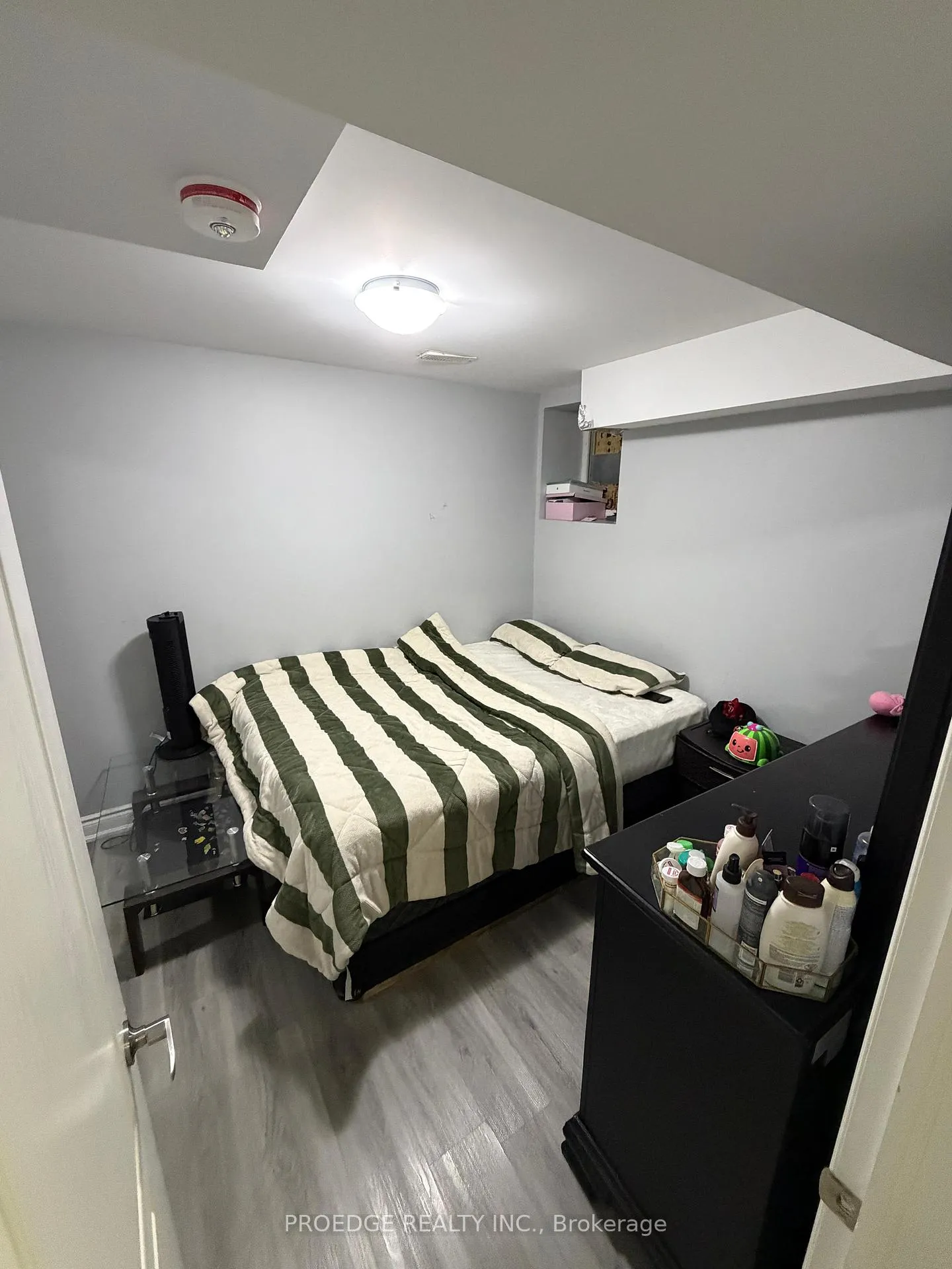 Photo 34 of 15 Troyer Street N, Brampton, Northwest Brampton — HOMEH