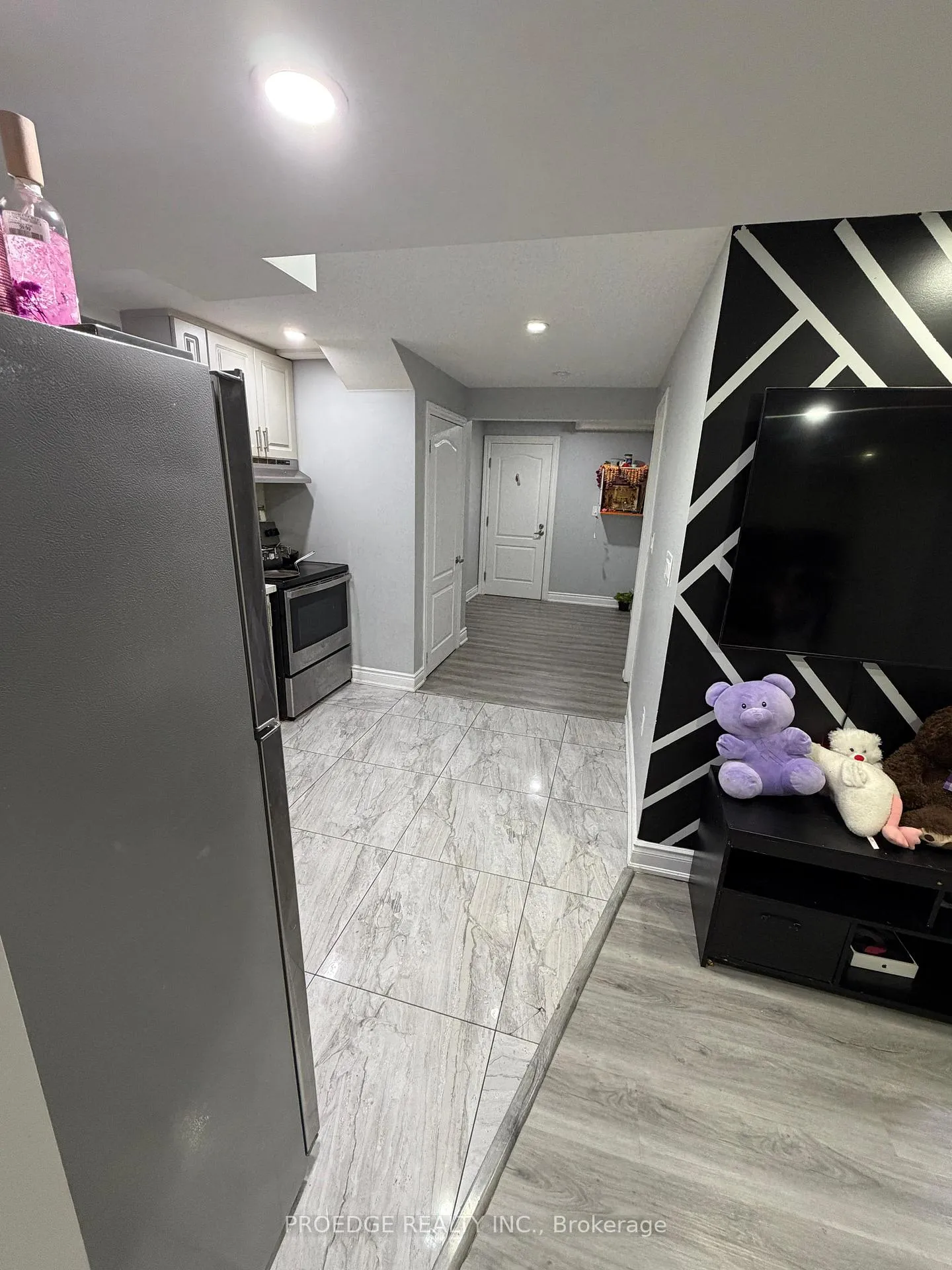 Photo 39 of 15 Troyer Street N, Brampton, Northwest Brampton — HOMEH