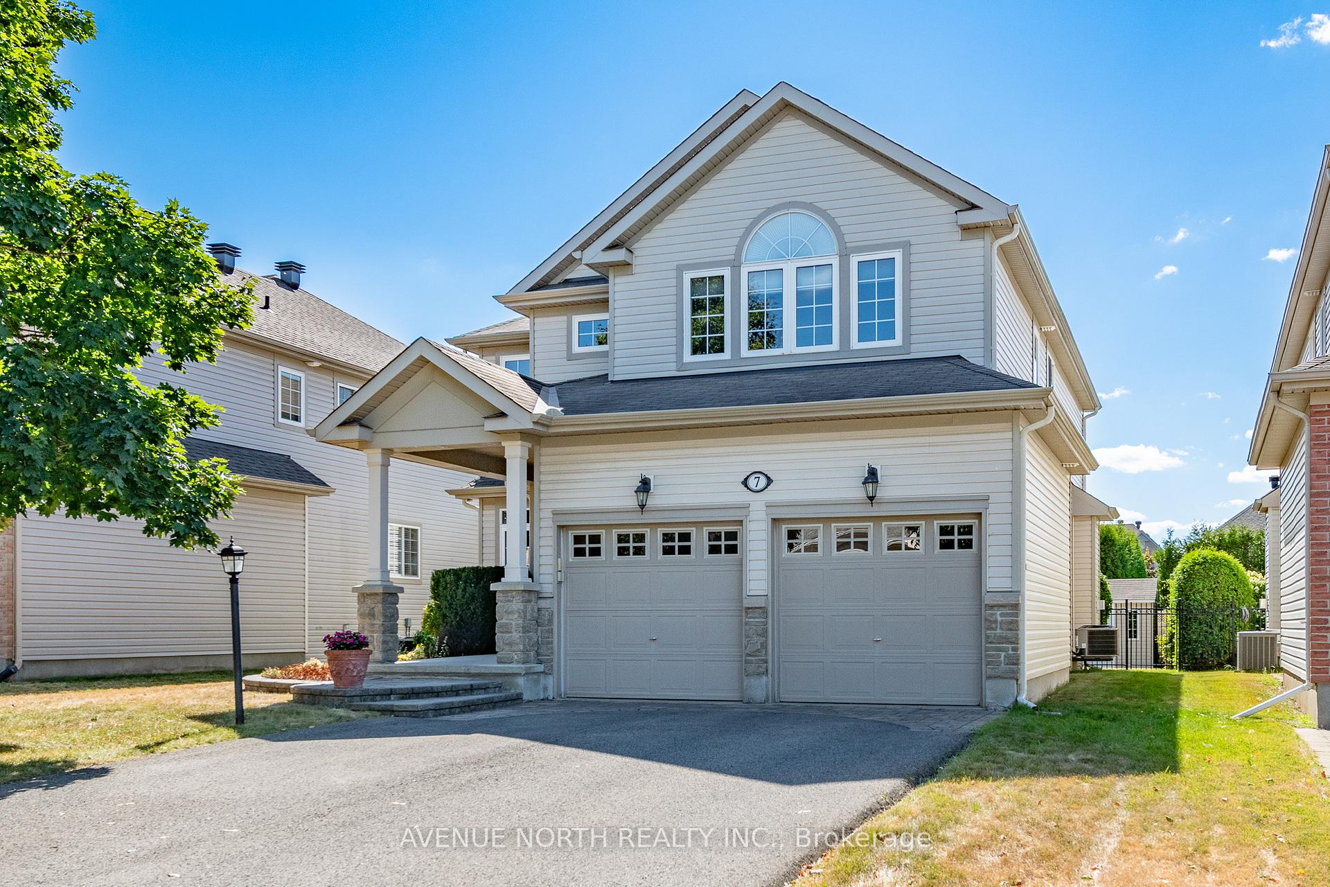 Photo 2 of 7 Calderwood Way, Ottawa, Barrhaven - Stonebridge — HOMEH