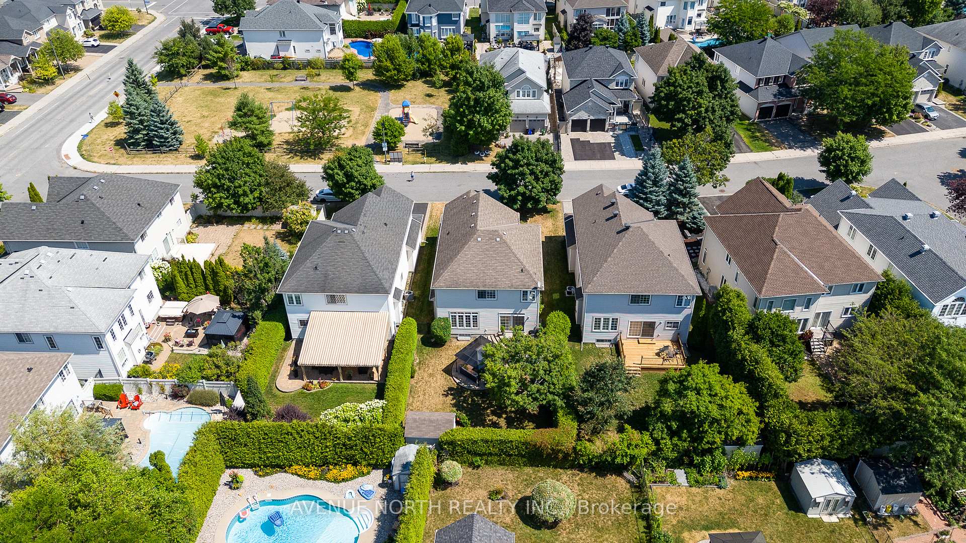 Photo 5 of 7 Calderwood Way, Ottawa, Barrhaven - Stonebridge — HOMEH