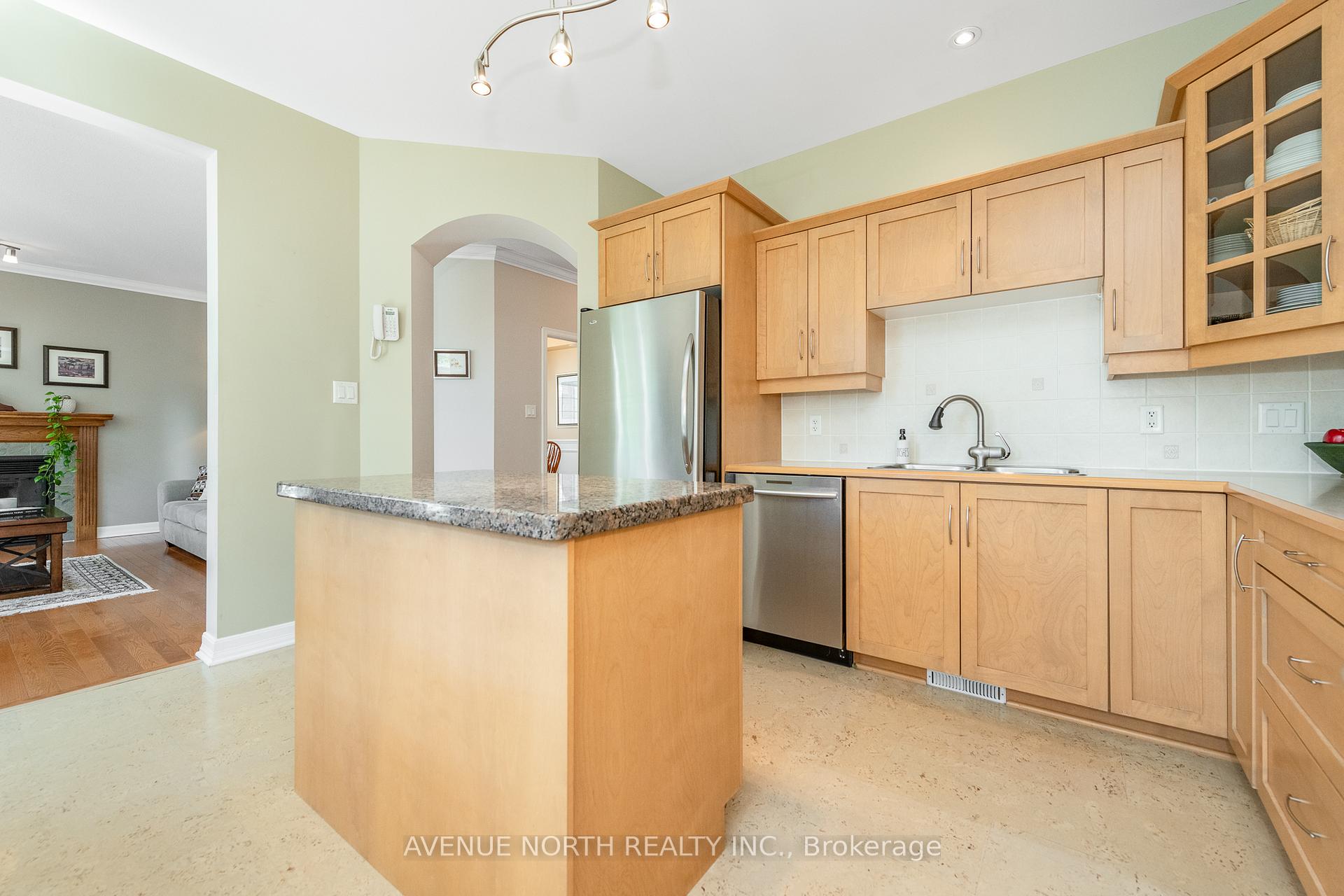 Photo 12 of 7 Calderwood Way, Ottawa, Barrhaven - Stonebridge — HOMEH