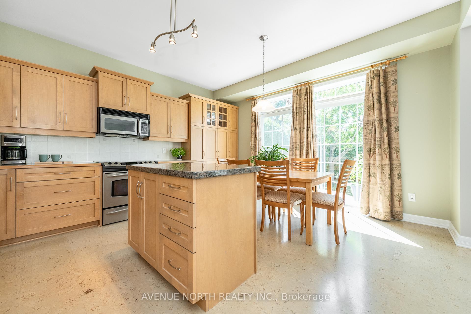 Photo 17 of 7 Calderwood Way, Ottawa, Barrhaven - Stonebridge — HOMEH