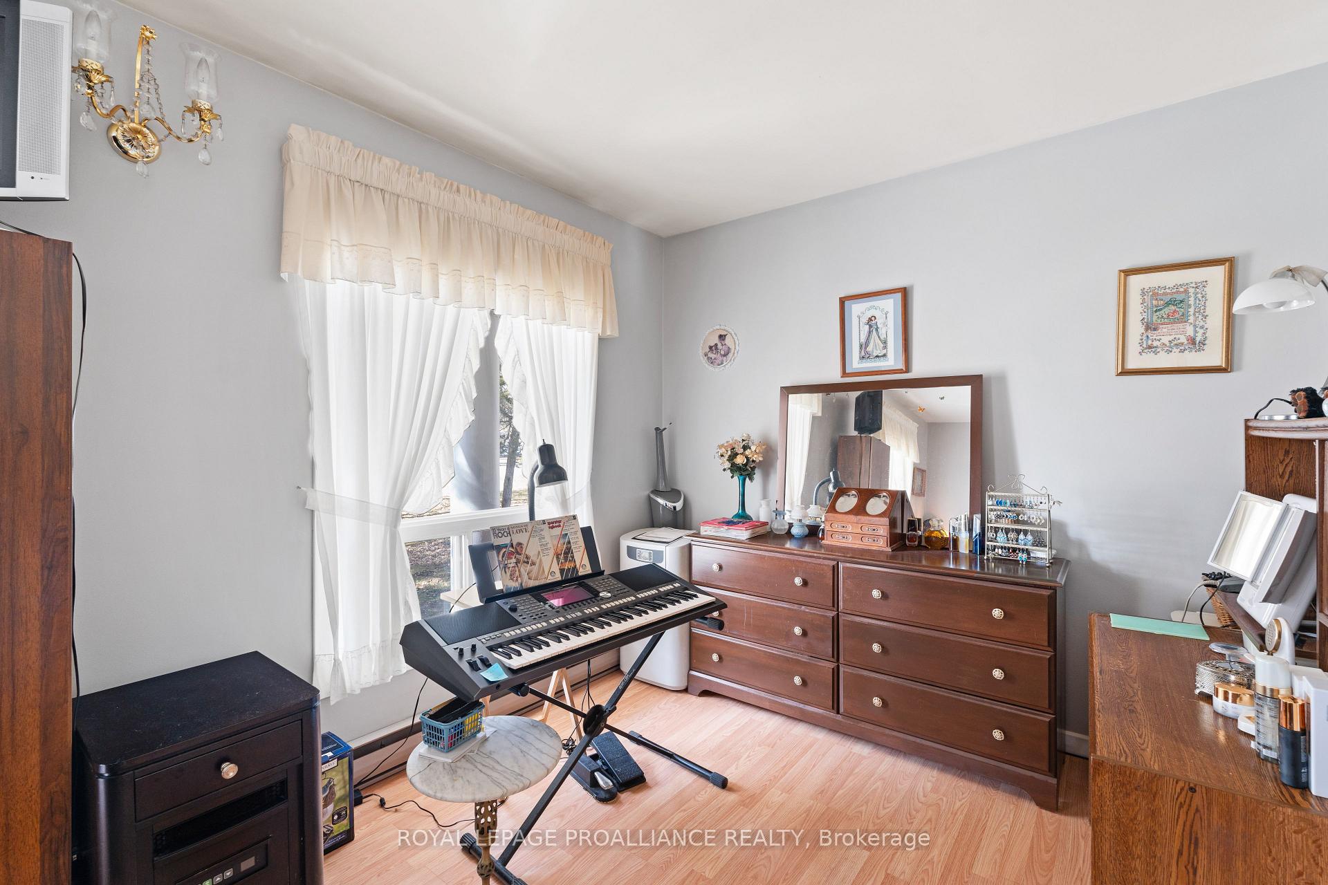 Photo 10 of 374 Scuttlehole Road, Belleville, Thurlow Ward — HOMEH