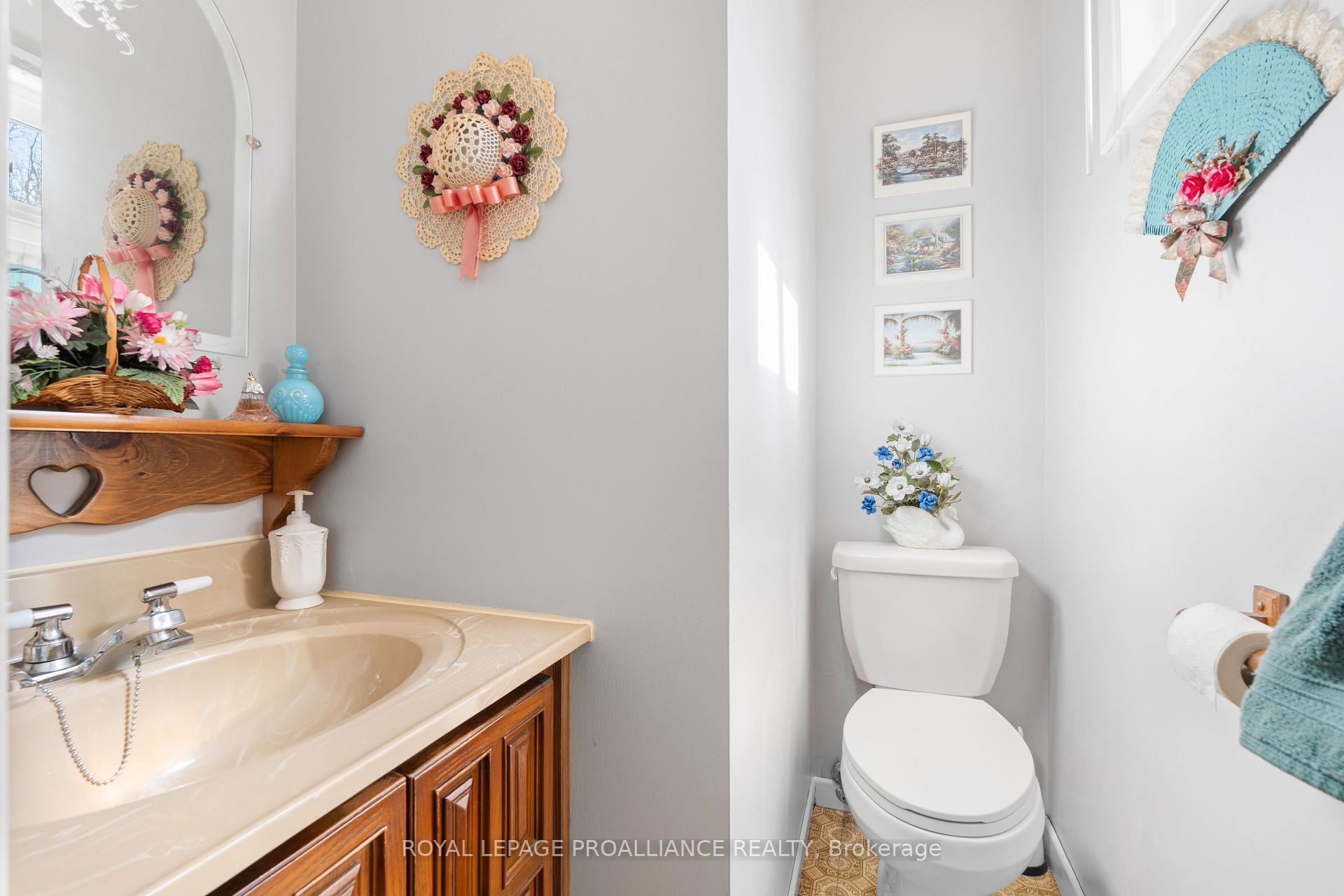 Photo 11 of 374 Scuttlehole Road, Belleville, Thurlow Ward — HOMEH