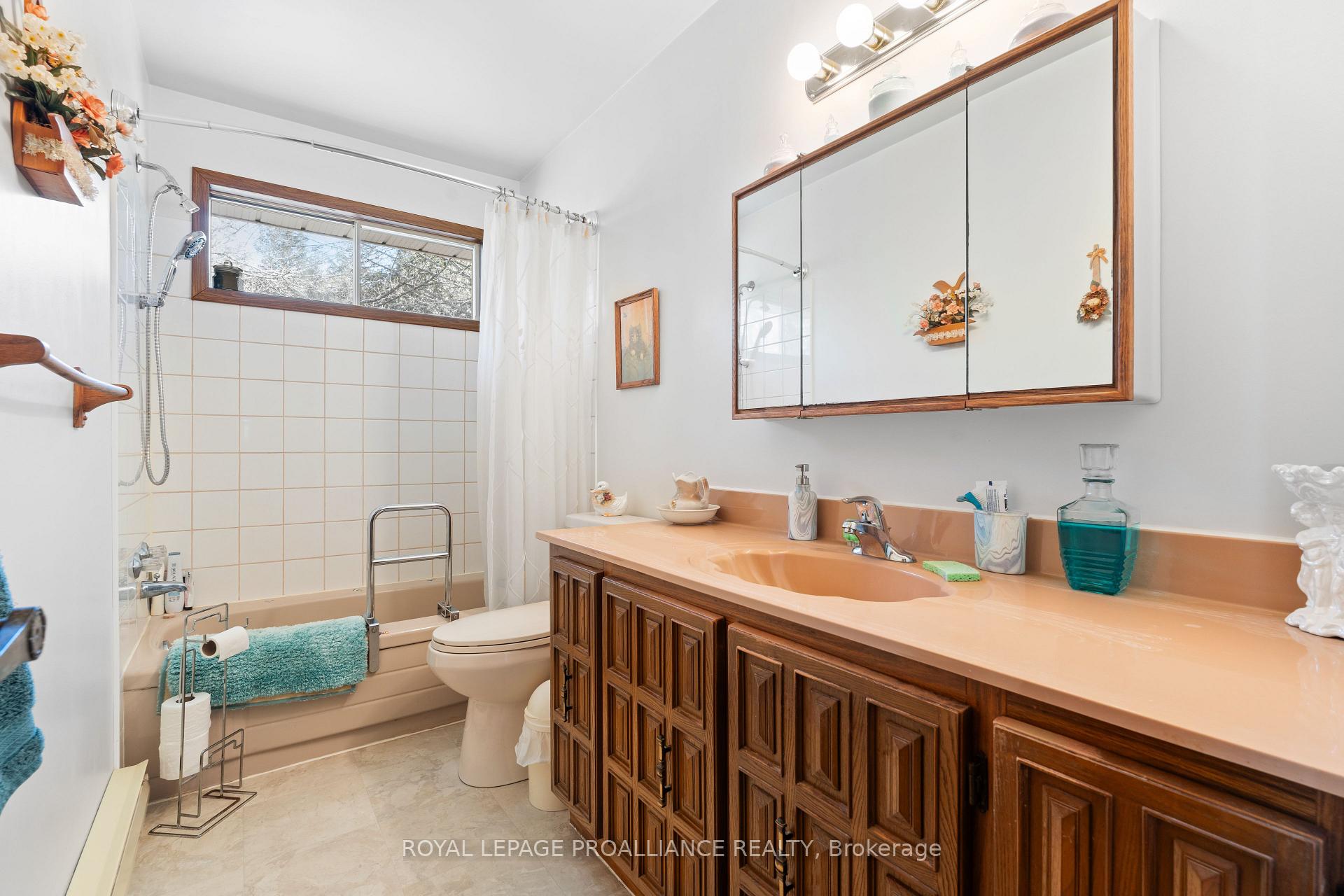 Photo 12 of 374 Scuttlehole Road, Belleville, Thurlow Ward — HOMEH