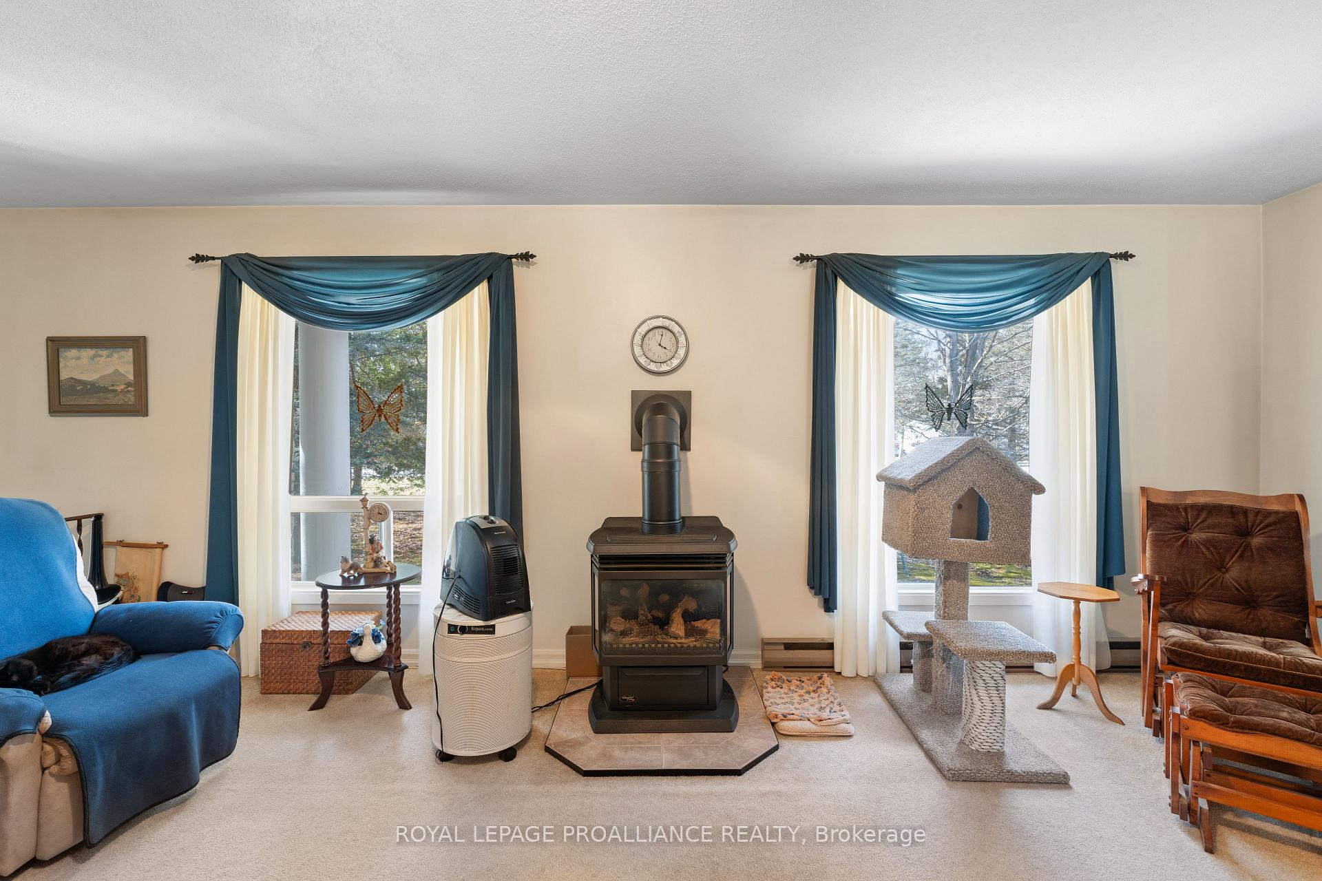 Photo 21 of 374 Scuttlehole Road, Belleville, Thurlow Ward — HOMEH