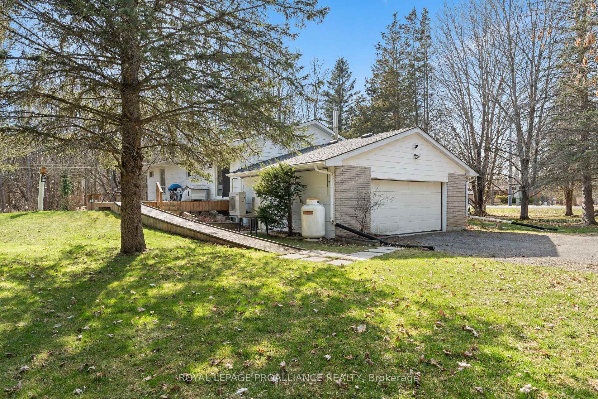 Photo 28 of 374 Scuttlehole Road, Belleville, Thurlow Ward — HOMEH