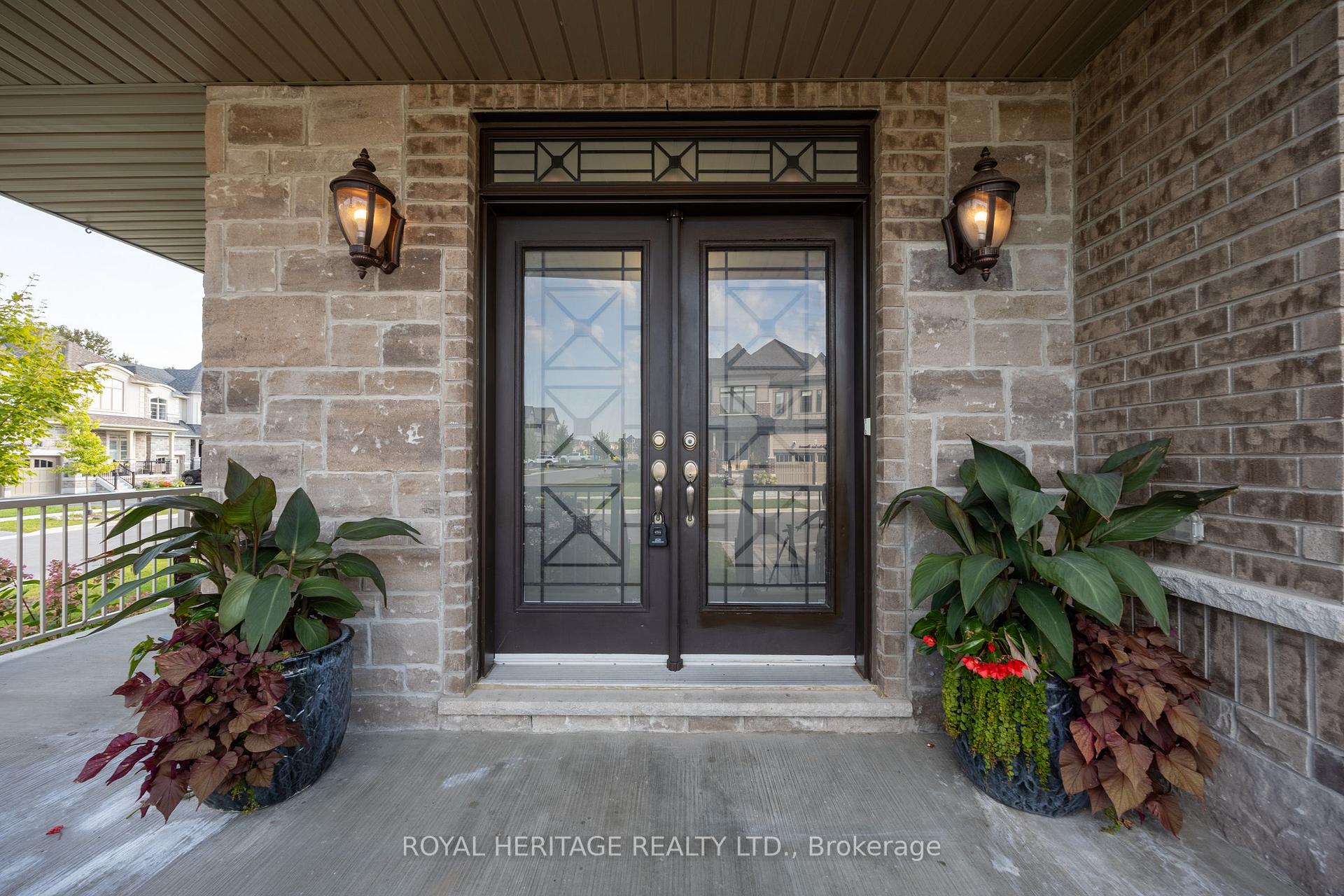 Photo 3 of 51 Albert Christie Street, Clarington, Bowmanville — HOMEH