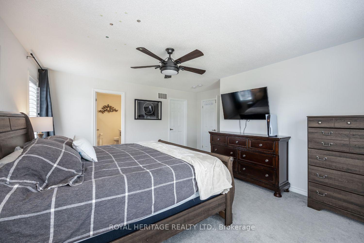 Photo 29 of 51 Albert Christie Street, Clarington, Bowmanville — HOMEH