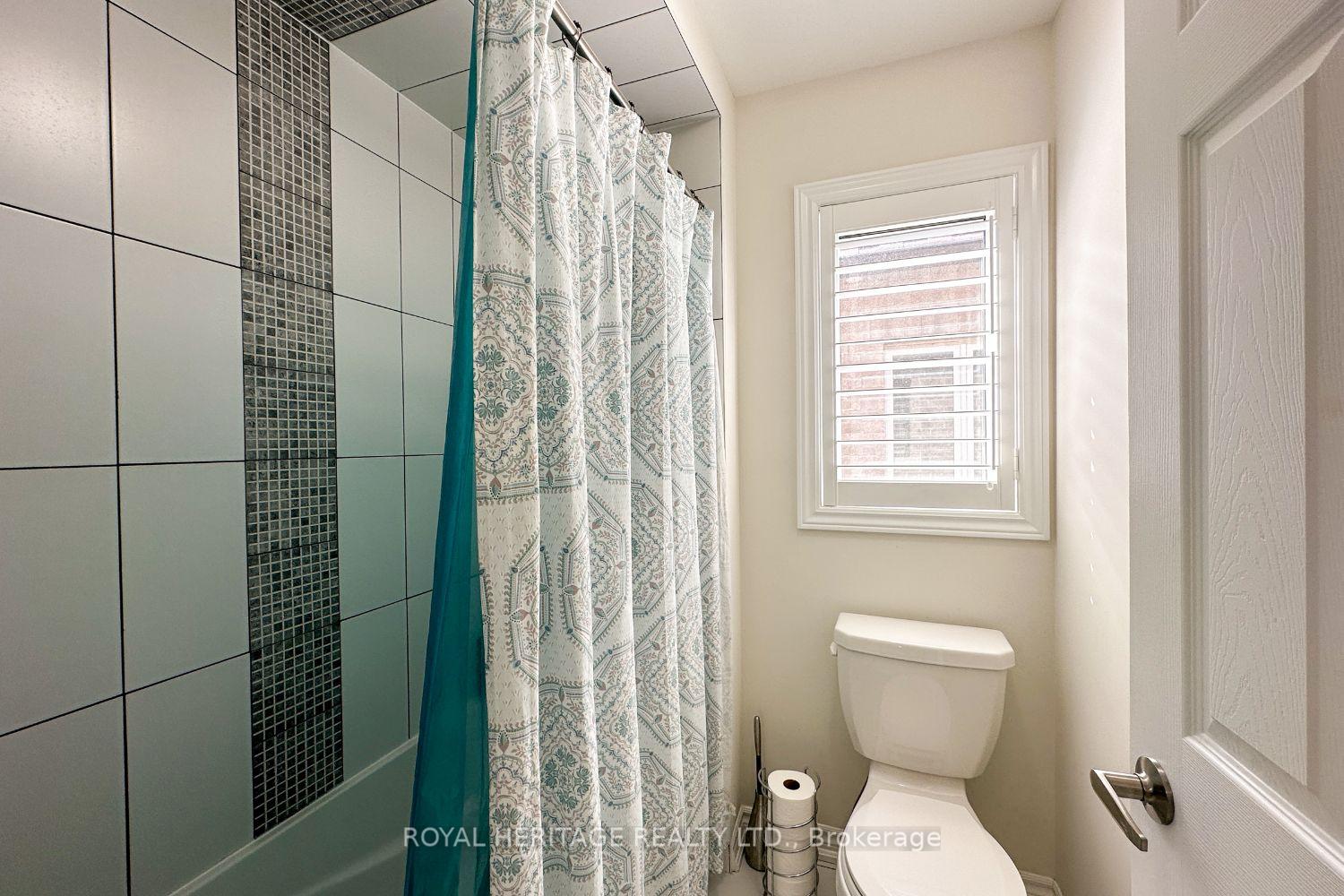 Photo 36 of 51 Albert Christie Street, Clarington, Bowmanville — HOMEH