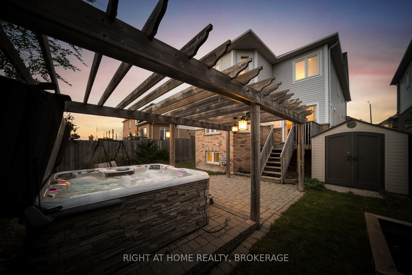 Photo 2 of 11 Kersey Crescent, Clarington, Courtice — HOMEH