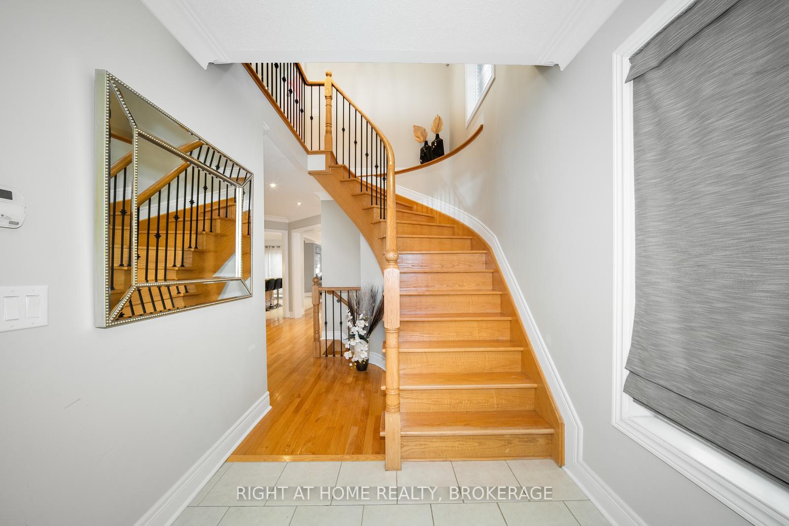 Photo 4 of 11 Kersey Crescent, Clarington, Courtice — HOMEH