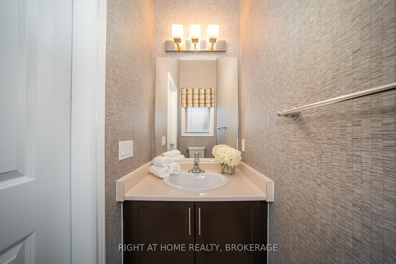 Photo 12 of 11 Kersey Crescent, Clarington, Courtice — HOMEH
