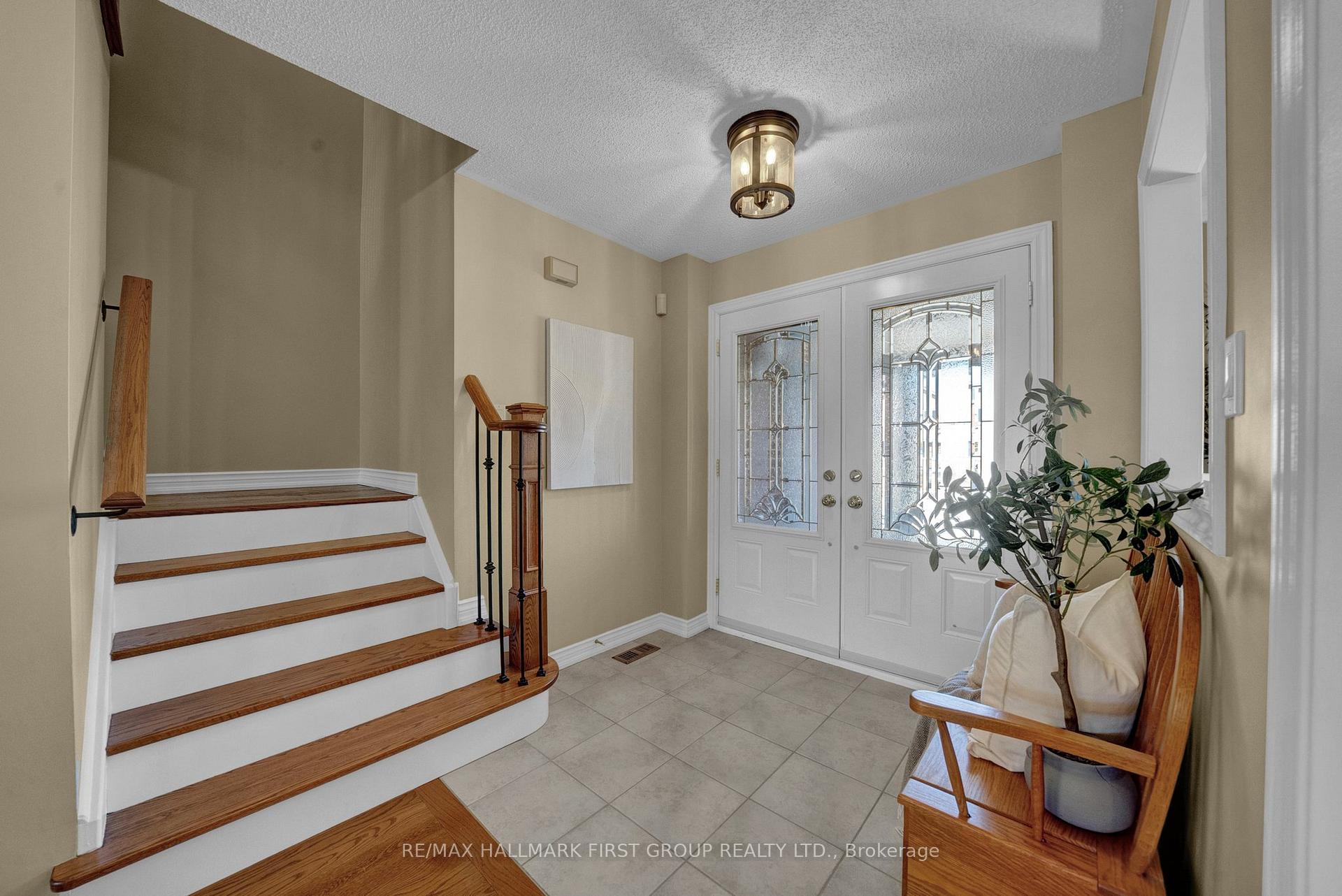 Photo 3 of 78 Hemmingway Drive, Clarington, Courtice — HOMEH