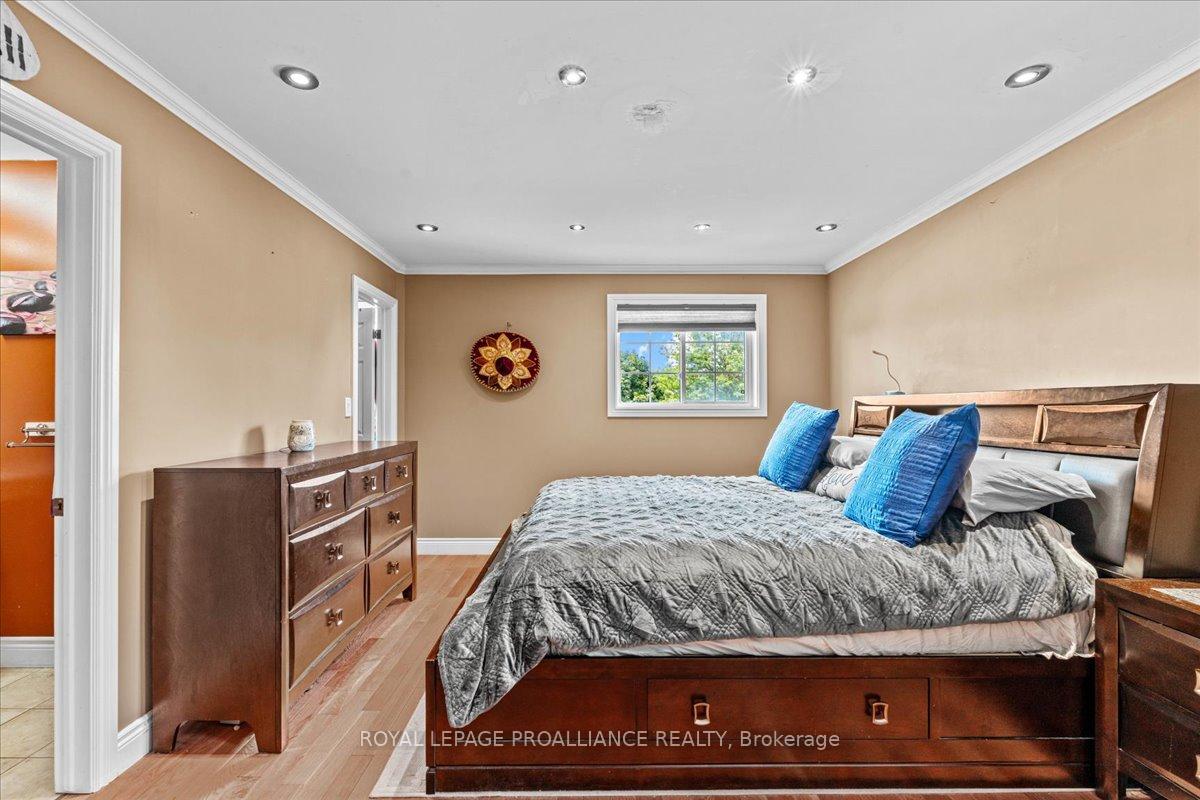 Photo 24 of 14 Marchmont Place, Belleville, Belleville Ward — HOMEH