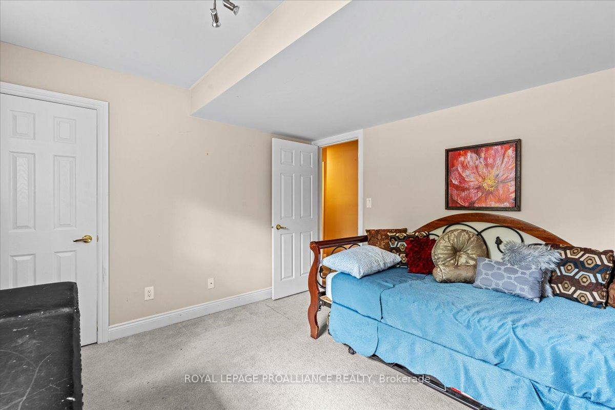 Photo 34 of 14 Marchmont Place, Belleville, Belleville Ward — HOMEH