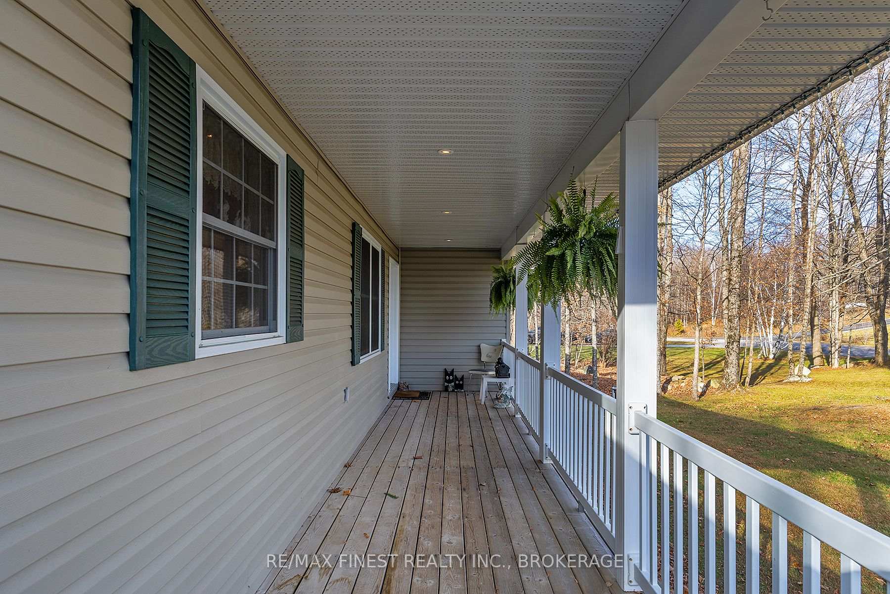 Photo 4 of 1107 Village Woods Drive, Frontenac, Frontenac Centre — HOMEH