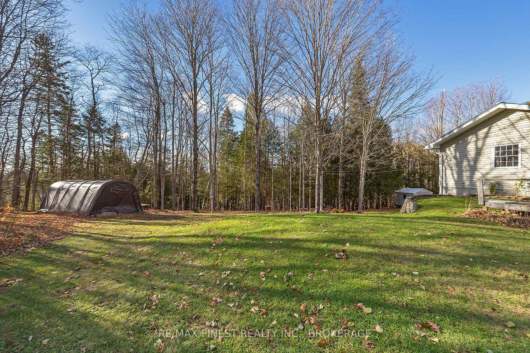 Photo 6 of 1107 Village Woods Drive, Frontenac, Frontenac Centre — HOMEH