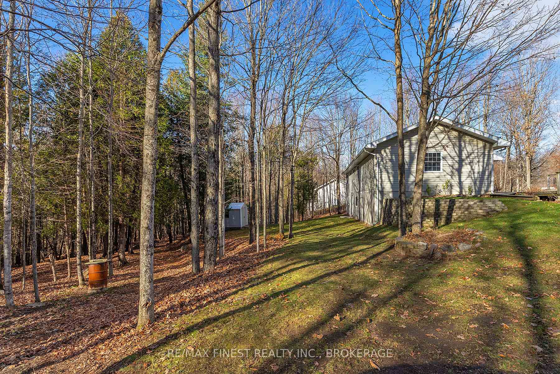 Photo 8 of 1107 Village Woods Drive, Frontenac, Frontenac Centre — HOMEH