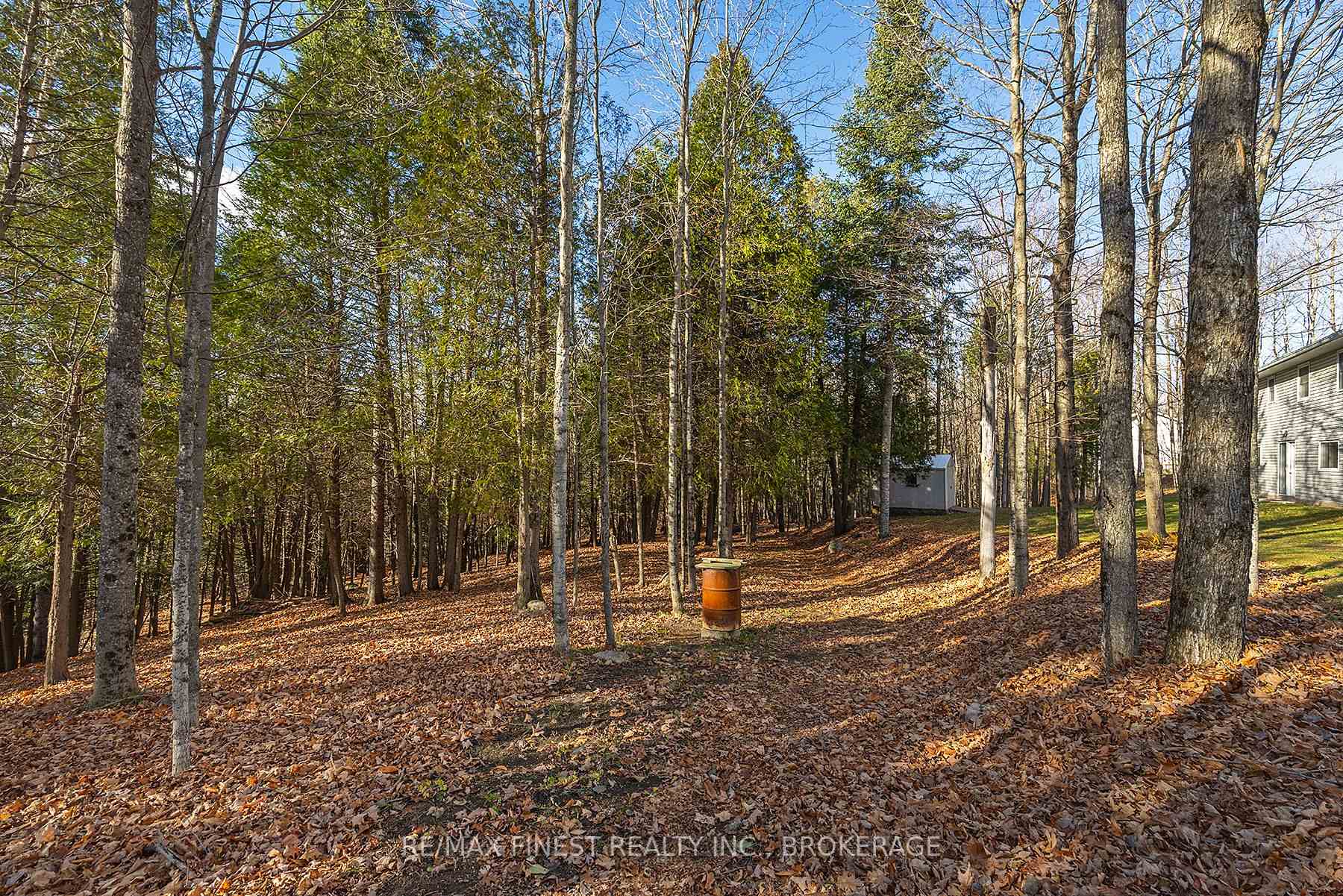 Photo 9 of 1107 Village Woods Drive, Frontenac, Frontenac Centre — HOMEH