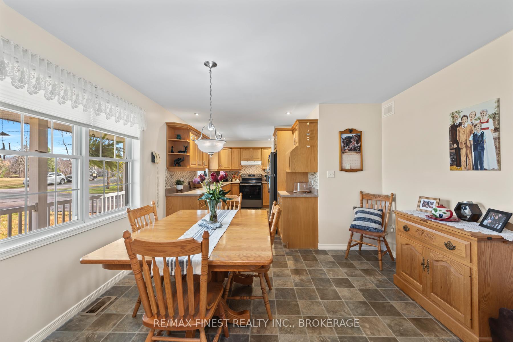 Photo 23 of 1107 Village Woods Drive, Frontenac, Frontenac Centre — HOMEH