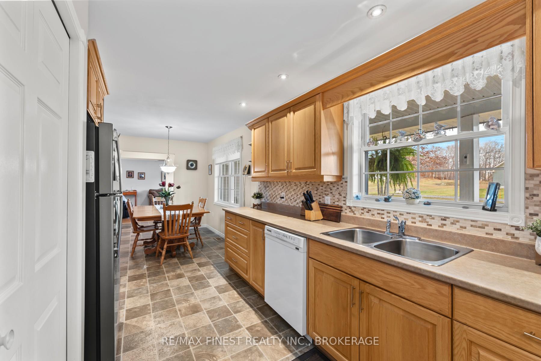Photo 28 of 1107 Village Woods Drive, Frontenac, Frontenac Centre — HOMEH