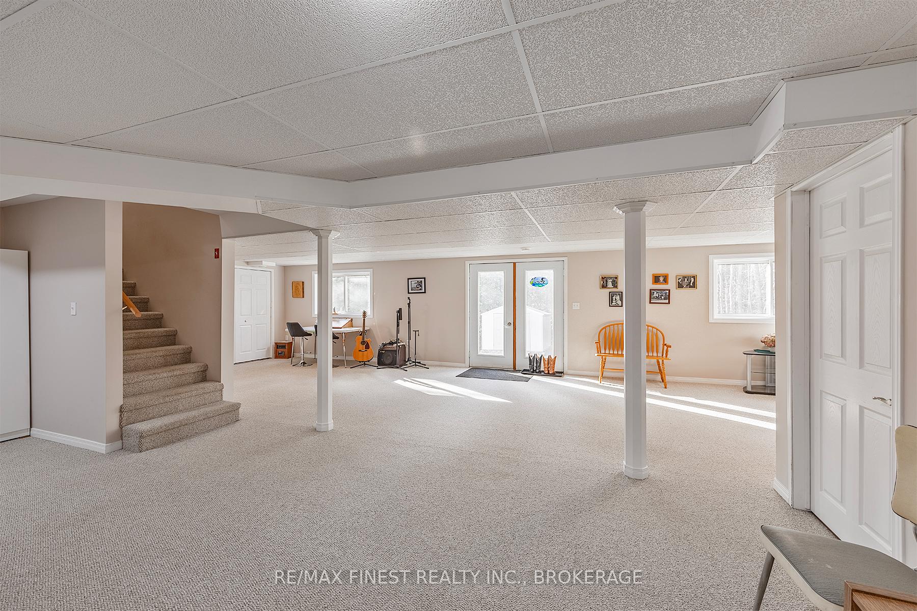 Photo 36 of 1107 Village Woods Drive, Frontenac, Frontenac Centre — HOMEH