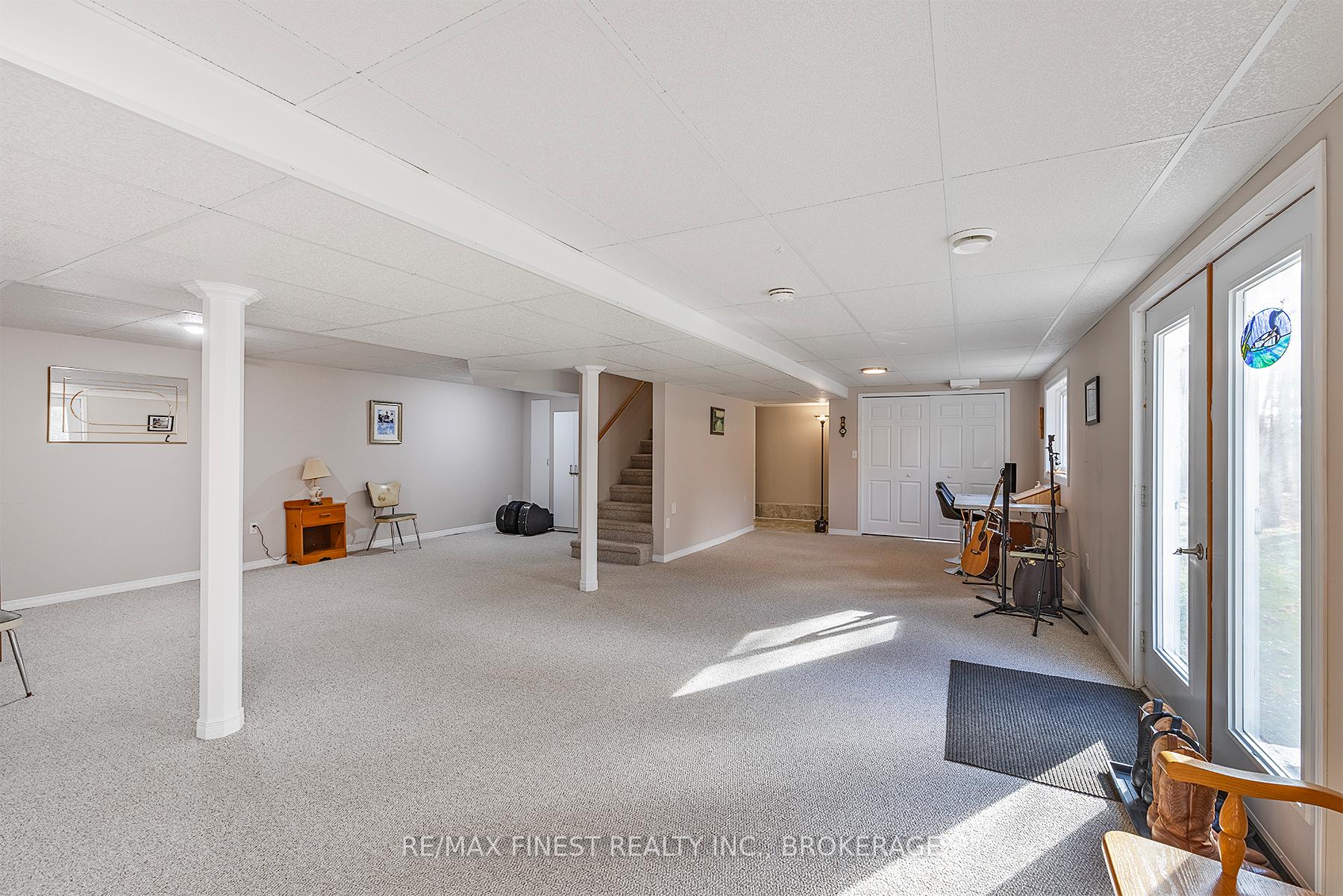 Photo 37 of 1107 Village Woods Drive, Frontenac, Frontenac Centre — HOMEH