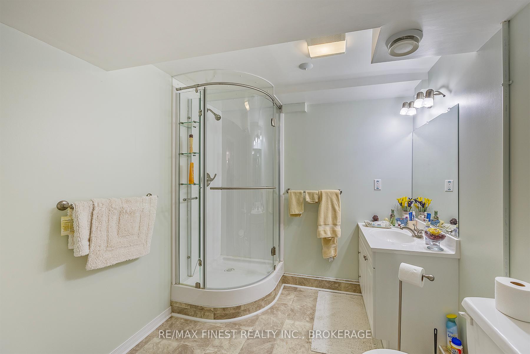 Photo 39 of 1107 Village Woods Drive, Frontenac, Frontenac Centre — HOMEH