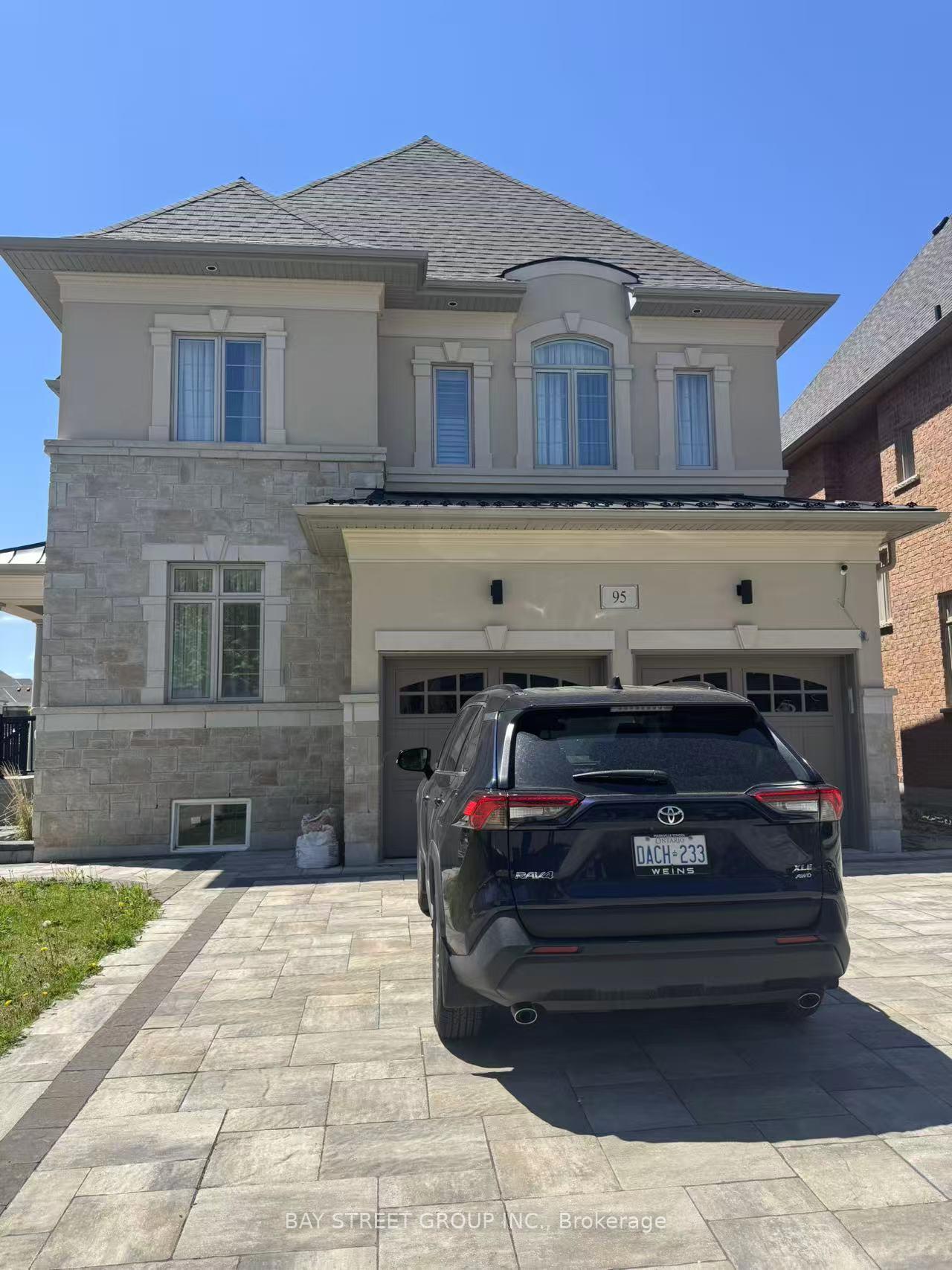 Photo 2 of 95 Hamster Crescent, Aurora, Bayview Northeast — HOMEH
