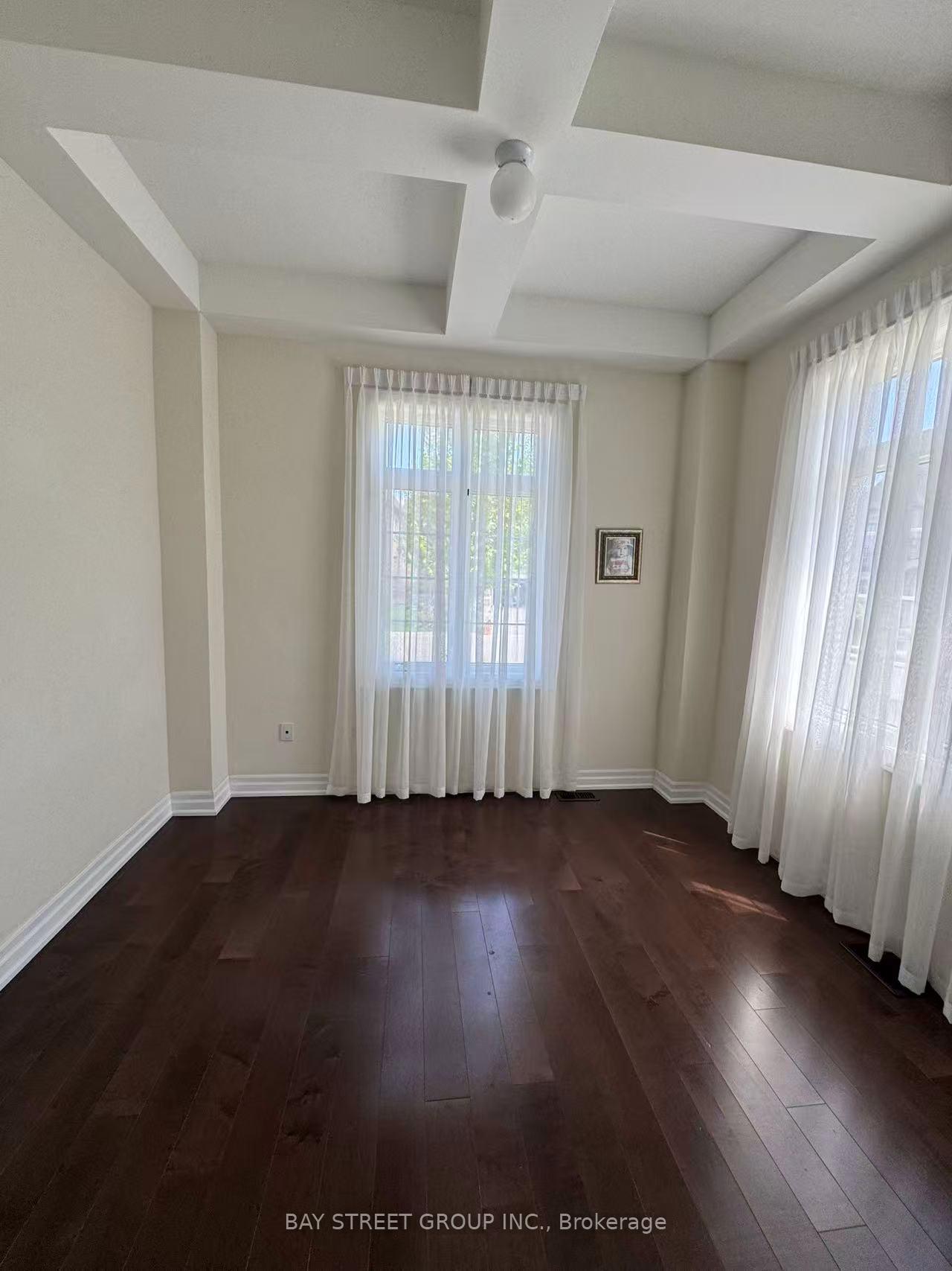 Photo 5 of 95 Hamster Crescent, Aurora, Bayview Northeast — HOMEH