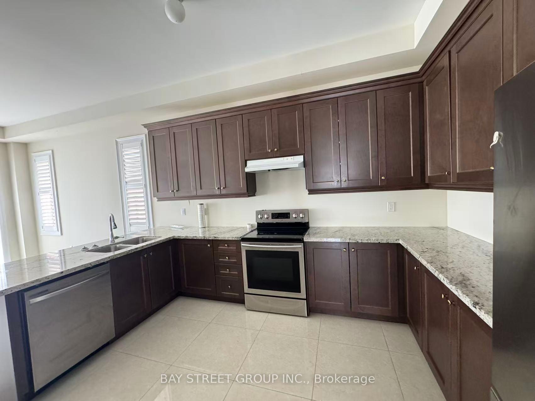 Photo 9 of 95 Hamster Crescent, Aurora, Bayview Northeast — HOMEH