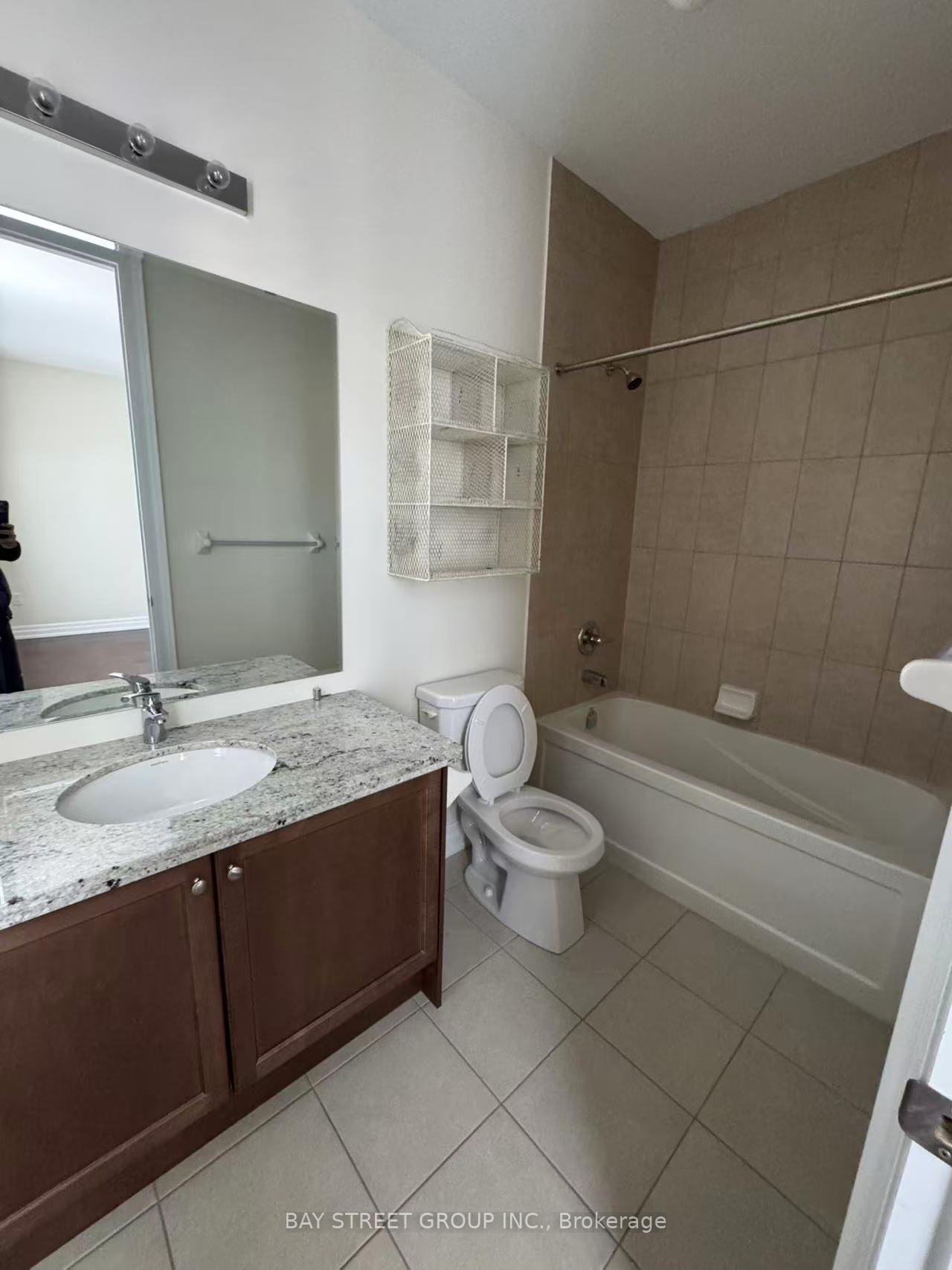 Photo 16 of 95 Hamster Crescent, Aurora, Bayview Northeast — HOMEH