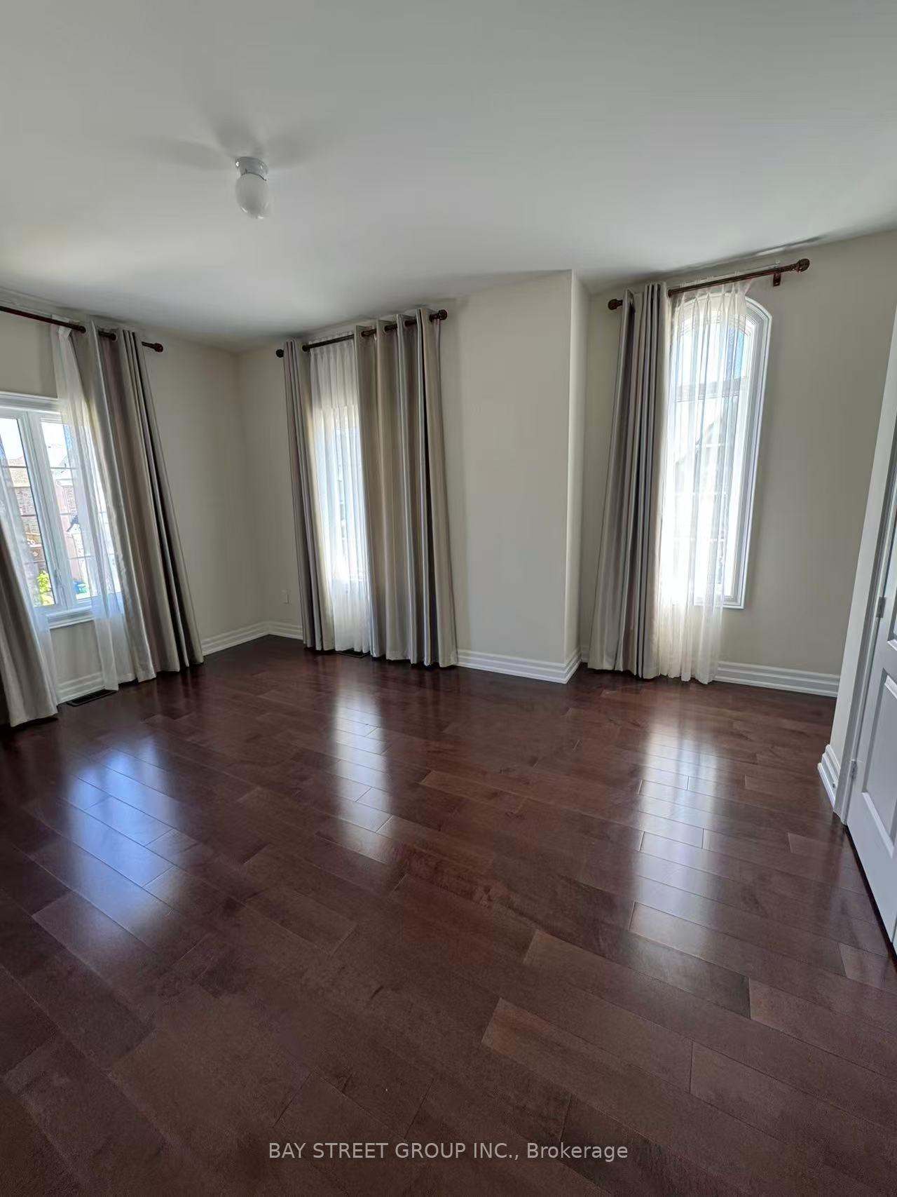 Photo 17 of 95 Hamster Crescent, Aurora, Bayview Northeast — HOMEH