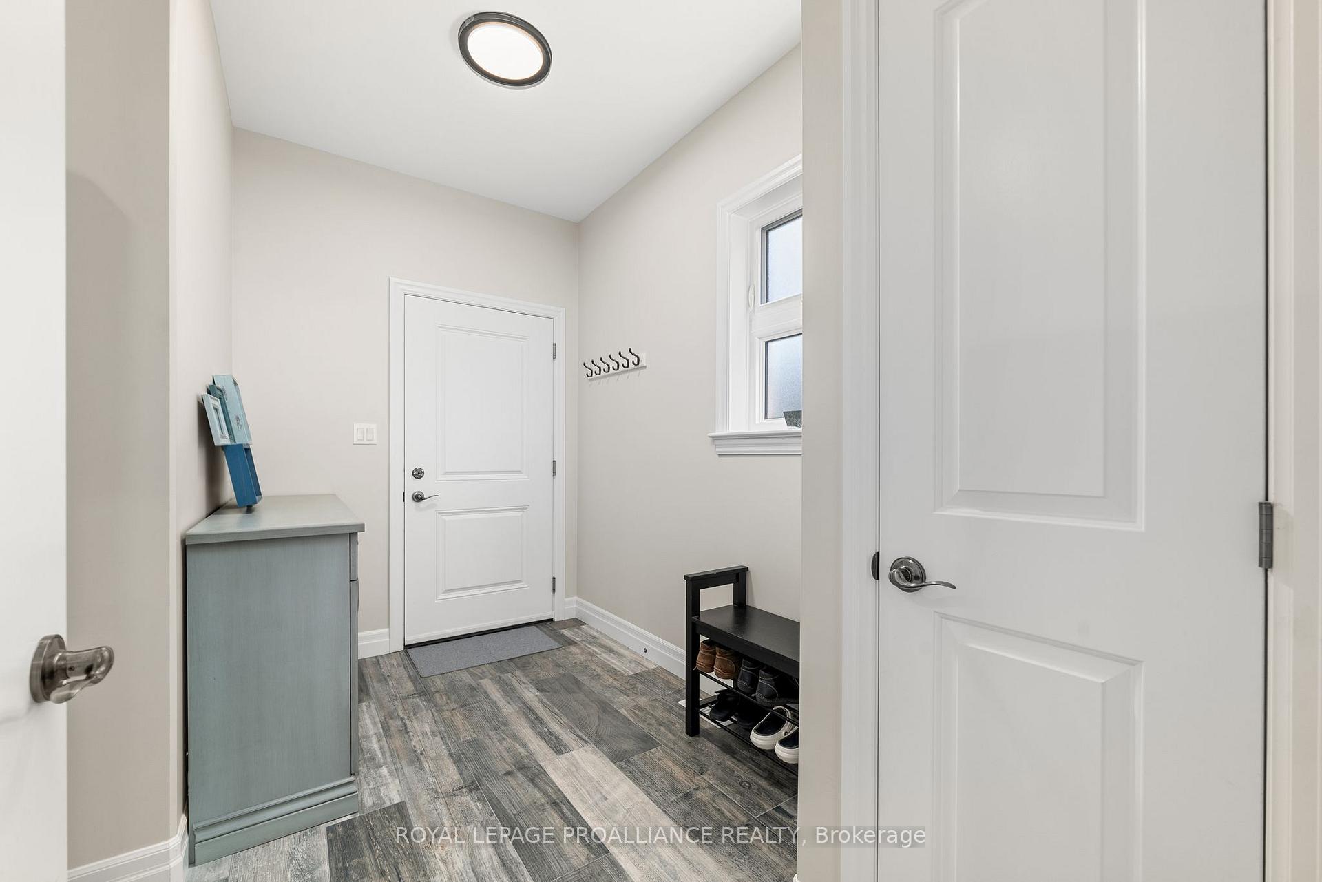 Photo 9 of 78 Essex Drive, Belleville, Thurlow Ward — HOMEH