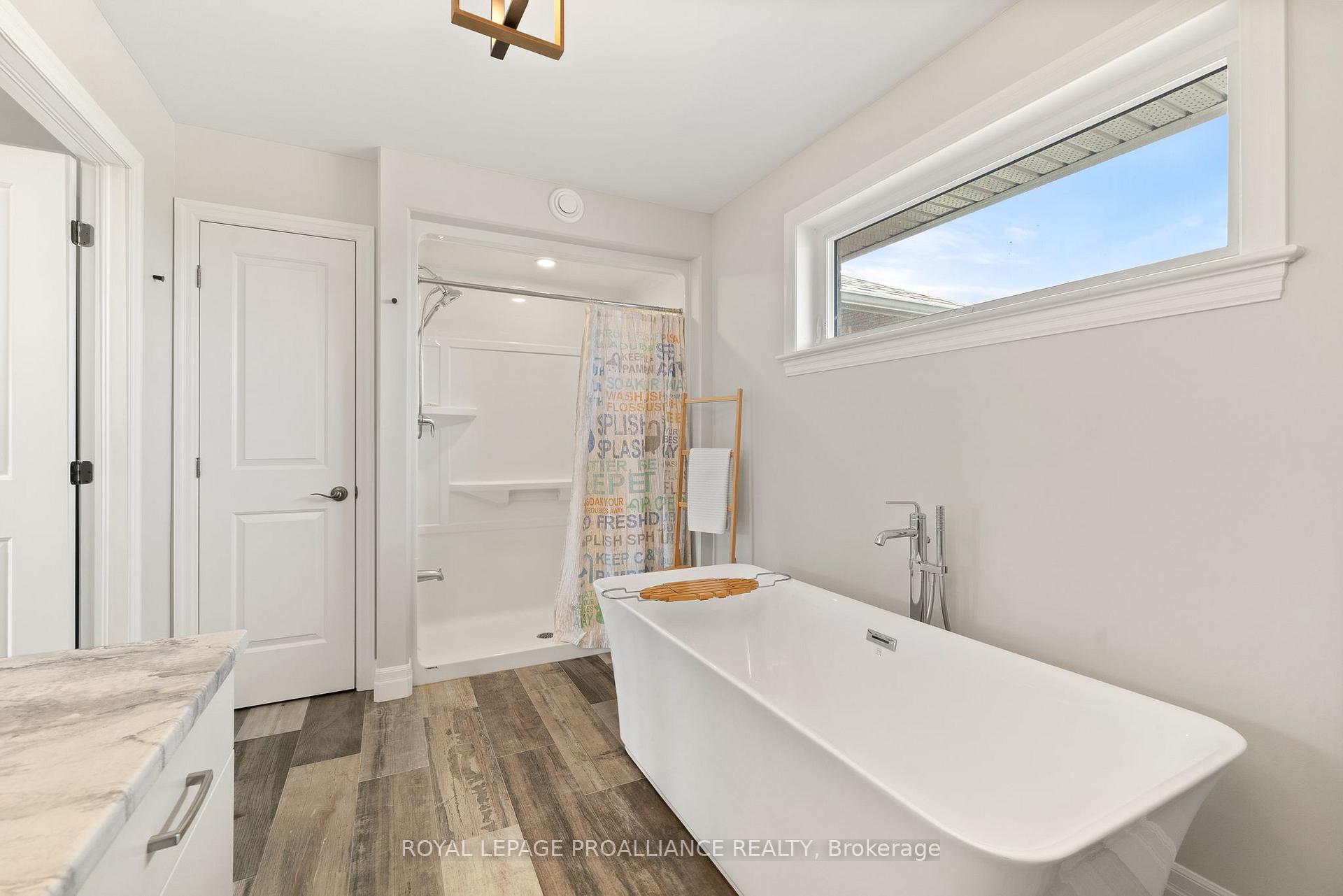Photo 27 of 78 Essex Drive, Belleville, Thurlow Ward — HOMEH