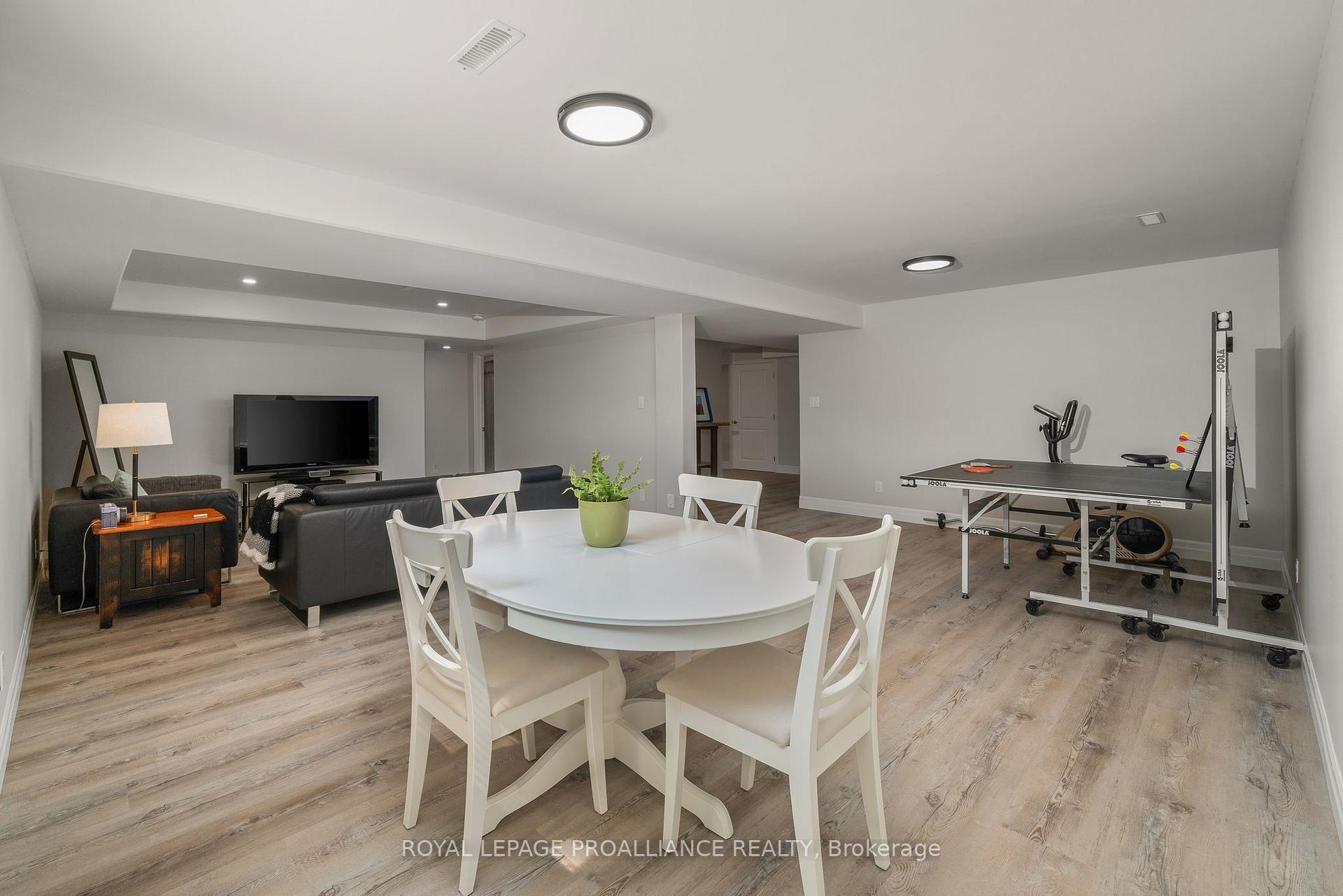 Photo 33 of 78 Essex Drive, Belleville, Thurlow Ward — HOMEH