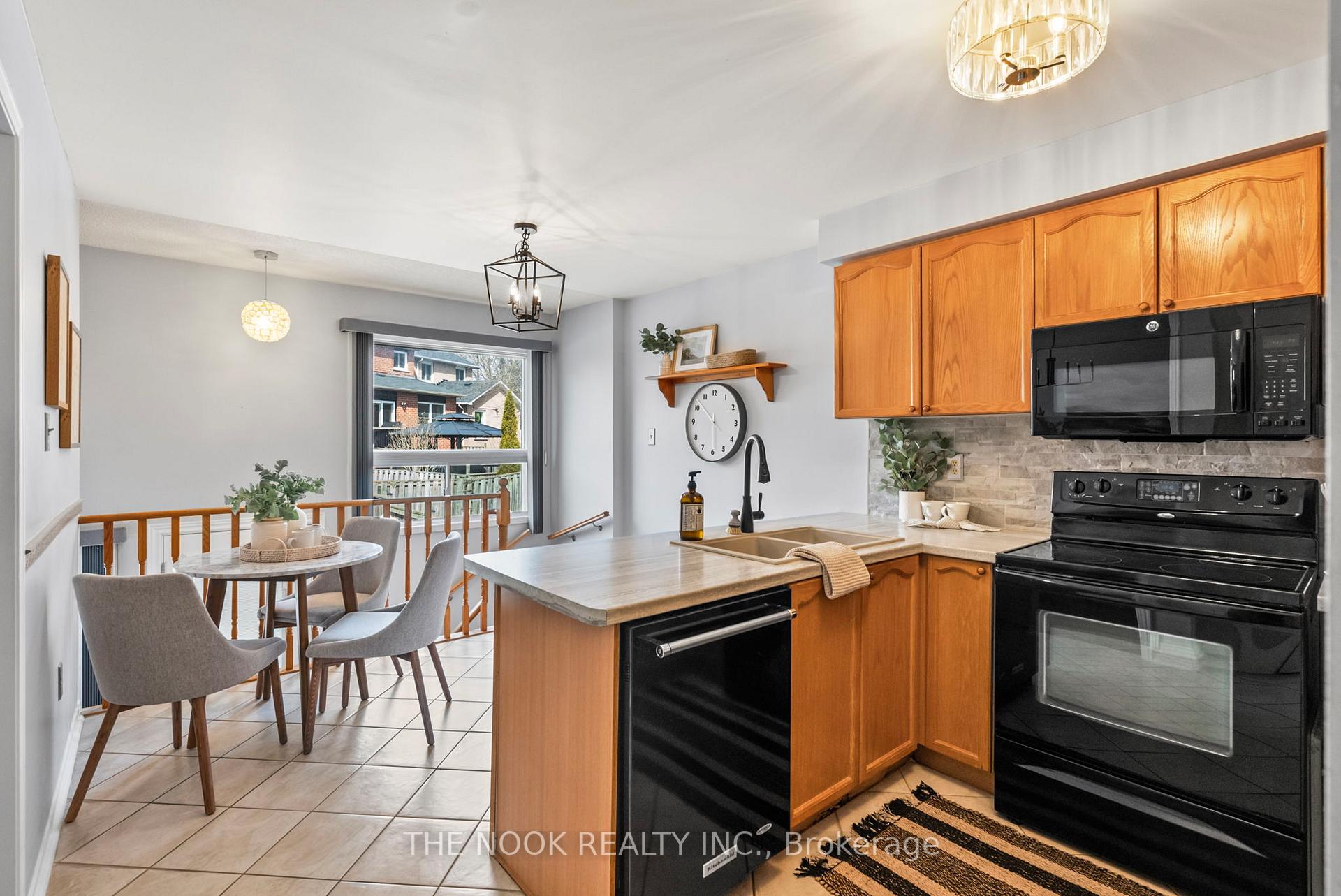 Photo 19 of 57 Abernethy Crescent, Clarington, Bowmanville — HOMEH