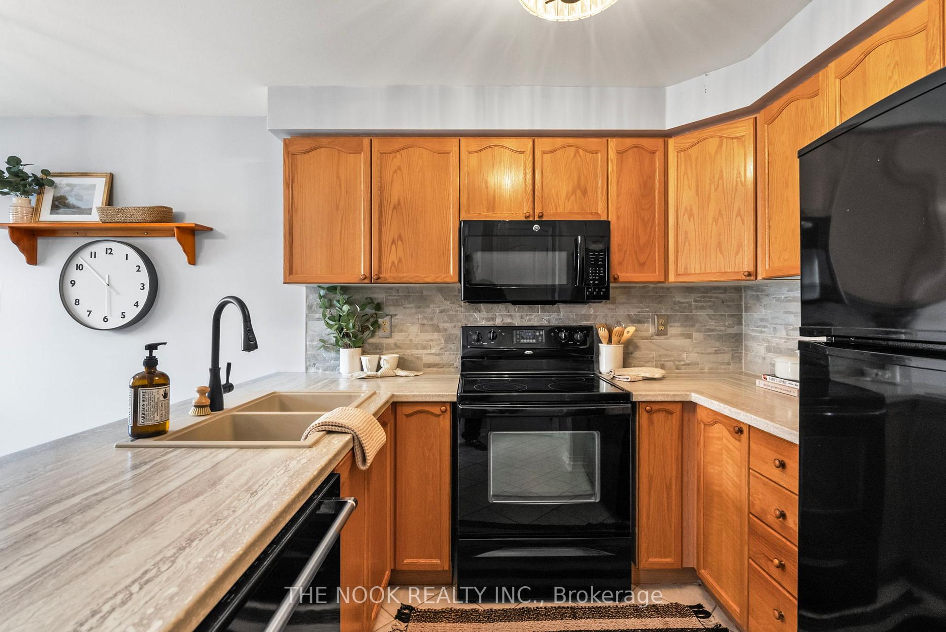 Photo 20 of 57 Abernethy Crescent, Clarington, Bowmanville — HOMEH