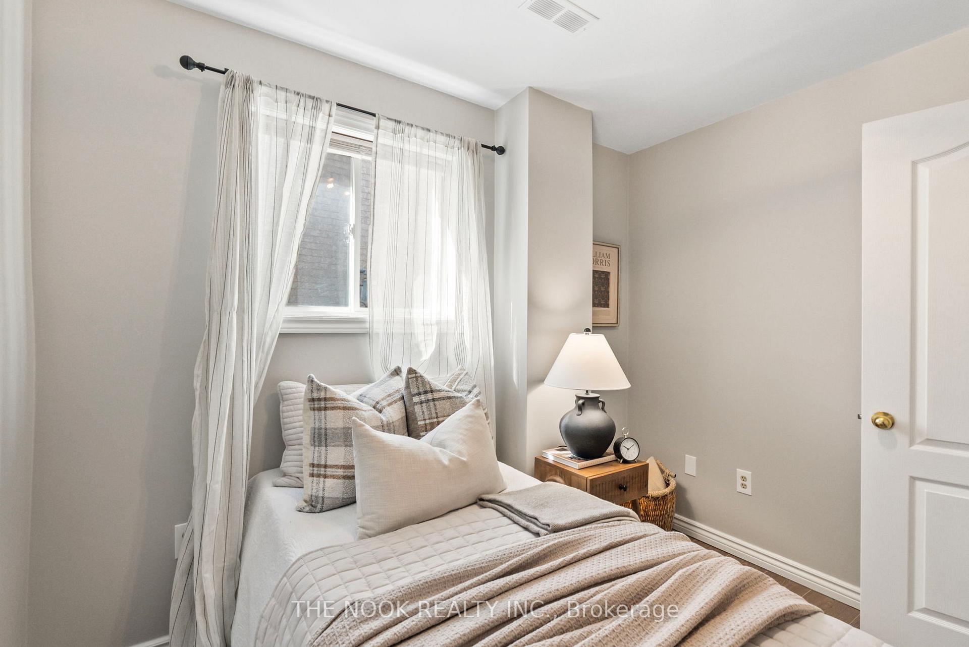 Photo 45 of 57 Abernethy Crescent, Clarington, Bowmanville — HOMEH