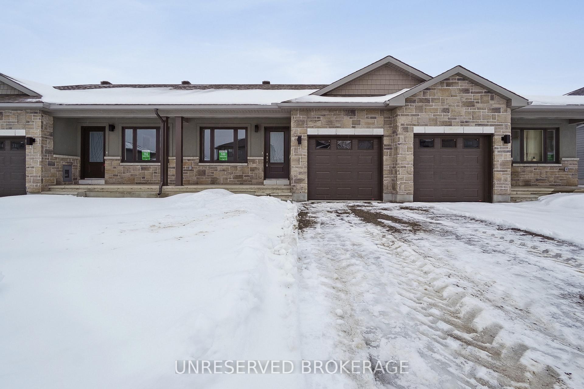 Photo 2 of 194 Seabert Drive, Arnprior — HOMEH