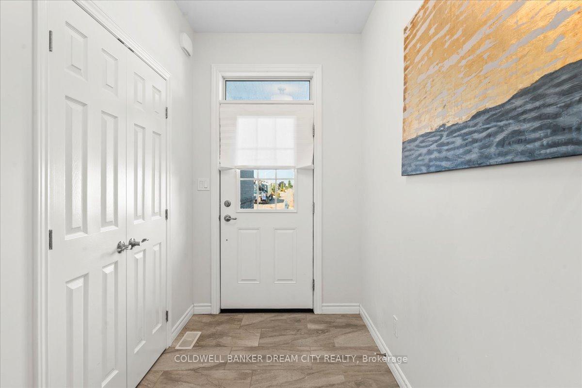 Photo 4 of 129 Essex Drive E, Belleville, Thurlow Ward — HOMEH