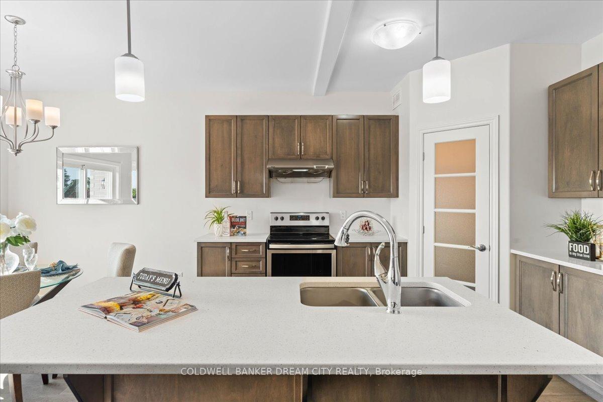 Photo 7 of 129 Essex Drive E, Belleville, Thurlow Ward — HOMEH