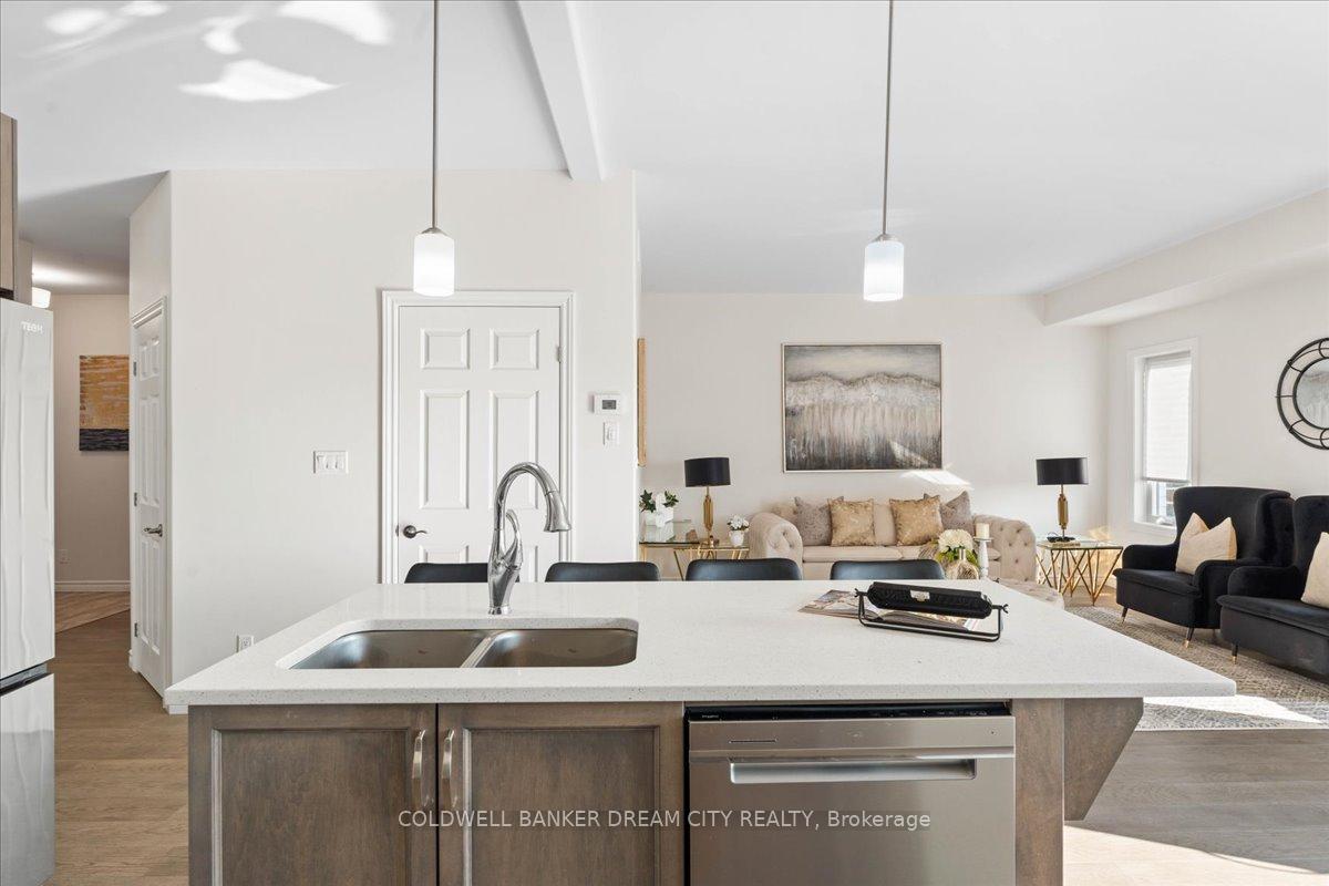 Photo 8 of 129 Essex Drive E, Belleville, Thurlow Ward — HOMEH