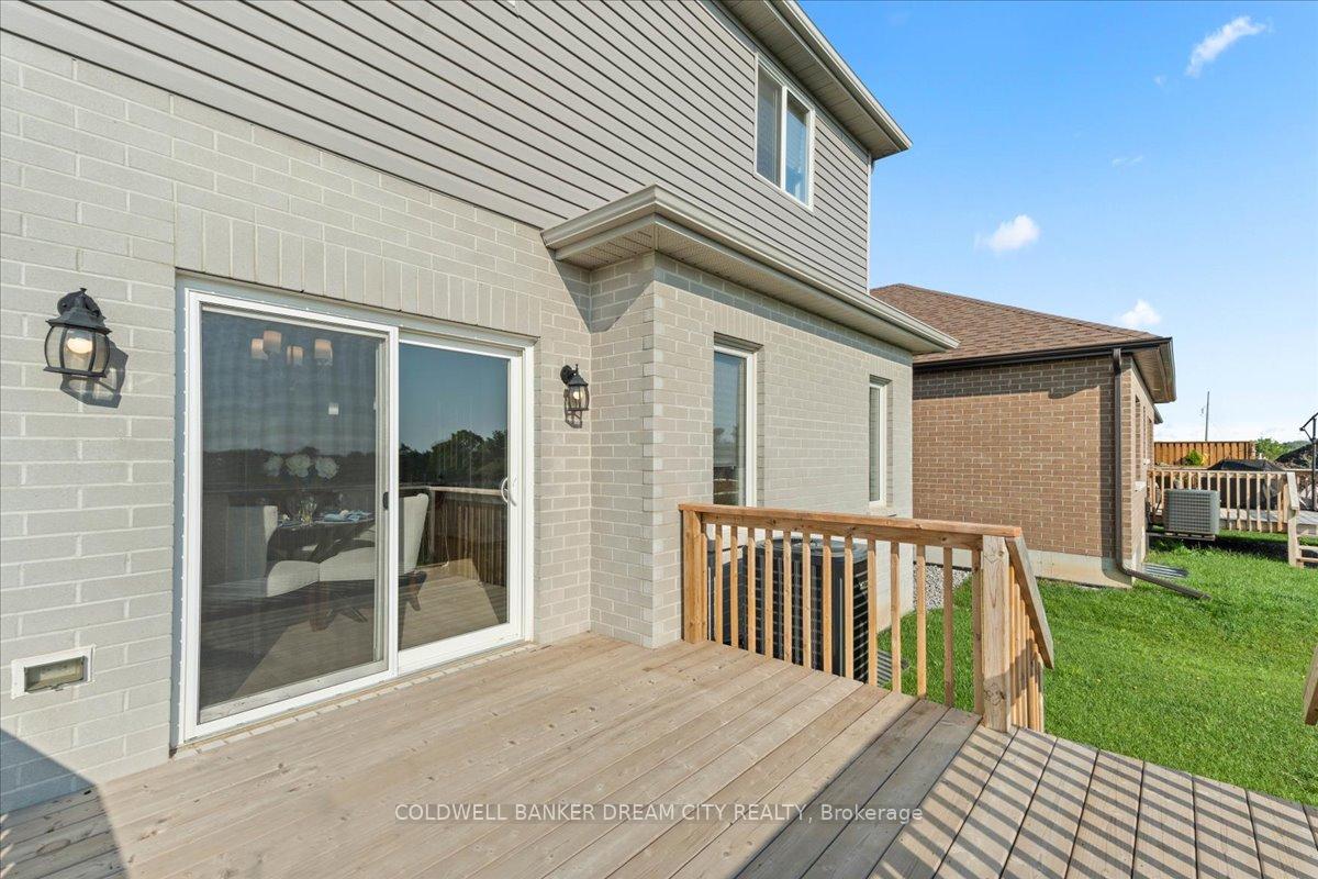 Photo 25 of 129 Essex Drive E, Belleville, Thurlow Ward — HOMEH