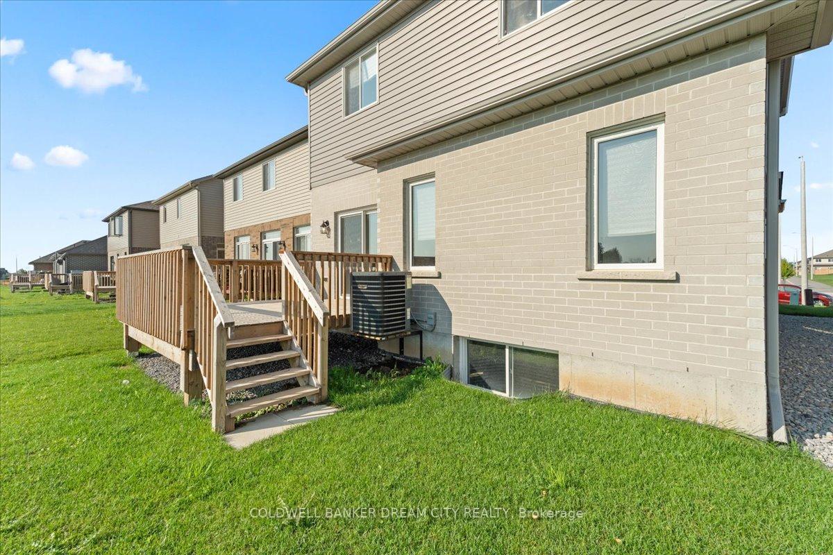 Photo 26 of 129 Essex Drive E, Belleville, Thurlow Ward — HOMEH