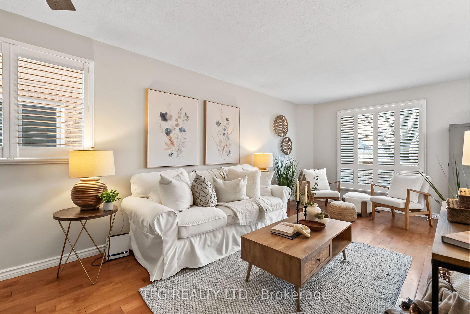 Photo 4 of 15 Short Crescent, Clarington, Courtice — HOMEH